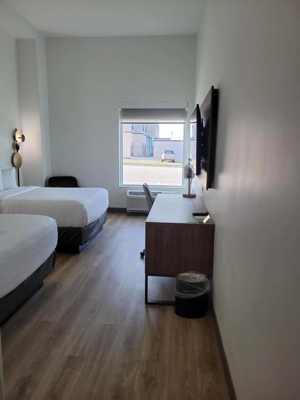 TV and multimedia, Bed in La Quinta Inn & Suites by Wyndham Terrell