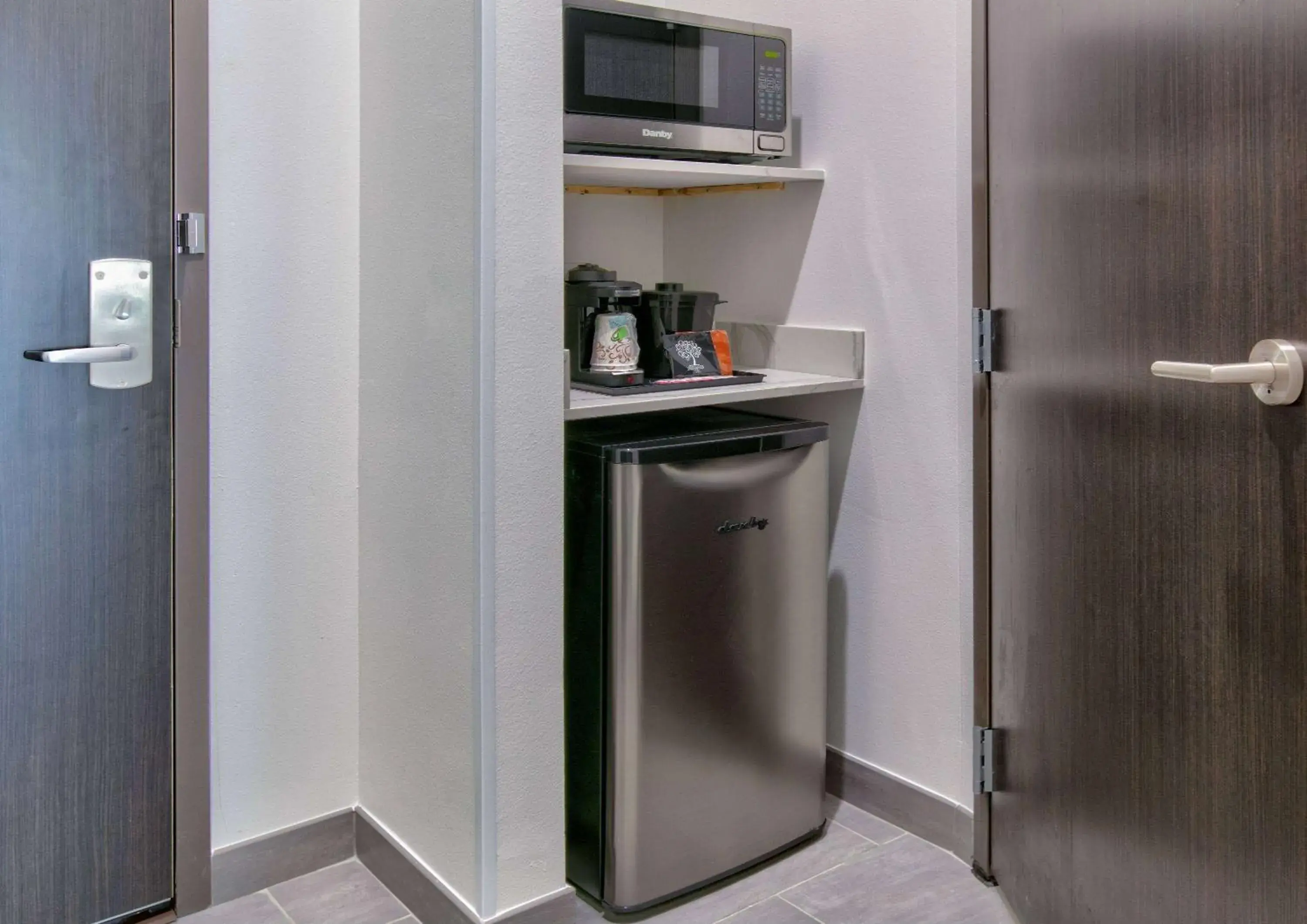 Photo of the whole room in La Quinta Inn & Suites by Wyndham Terrell Photo of the whole room in La Quinta Inn & Suites by Wyndham Terrell