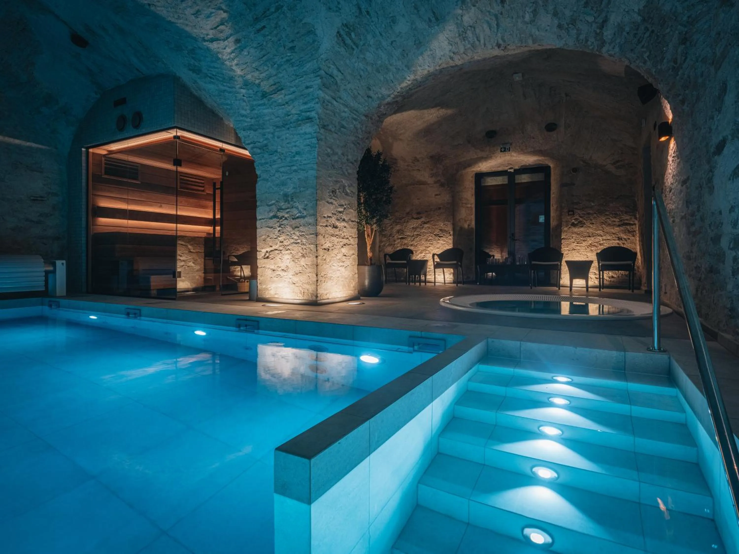 Hot Tub in Padise Manor