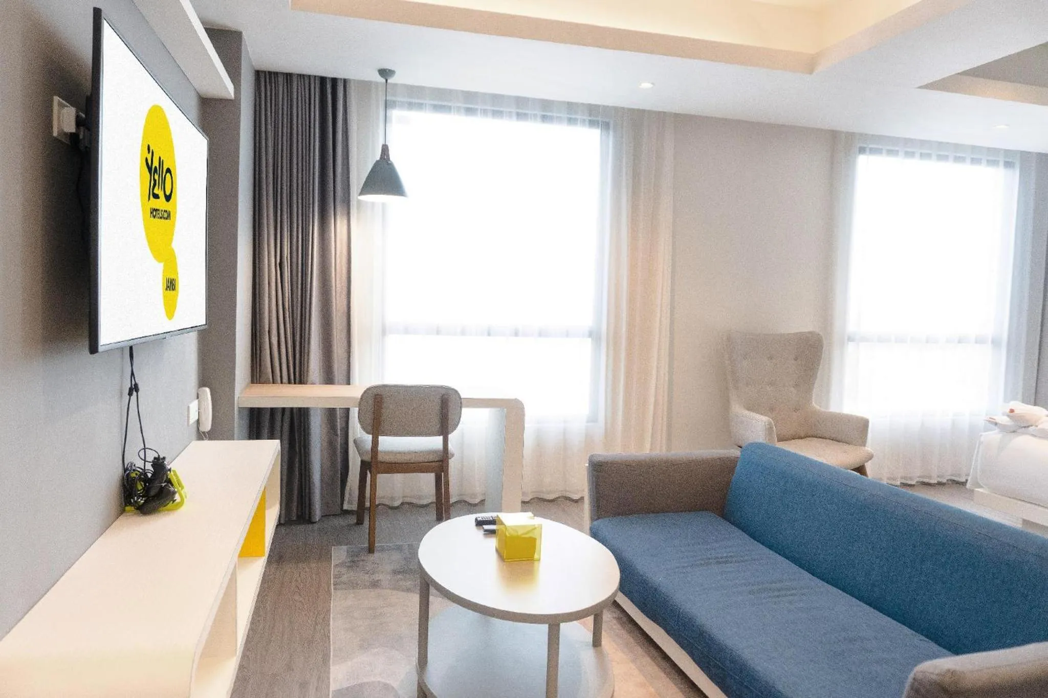 TV and multimedia, Bed in Yello Hotel Jambi