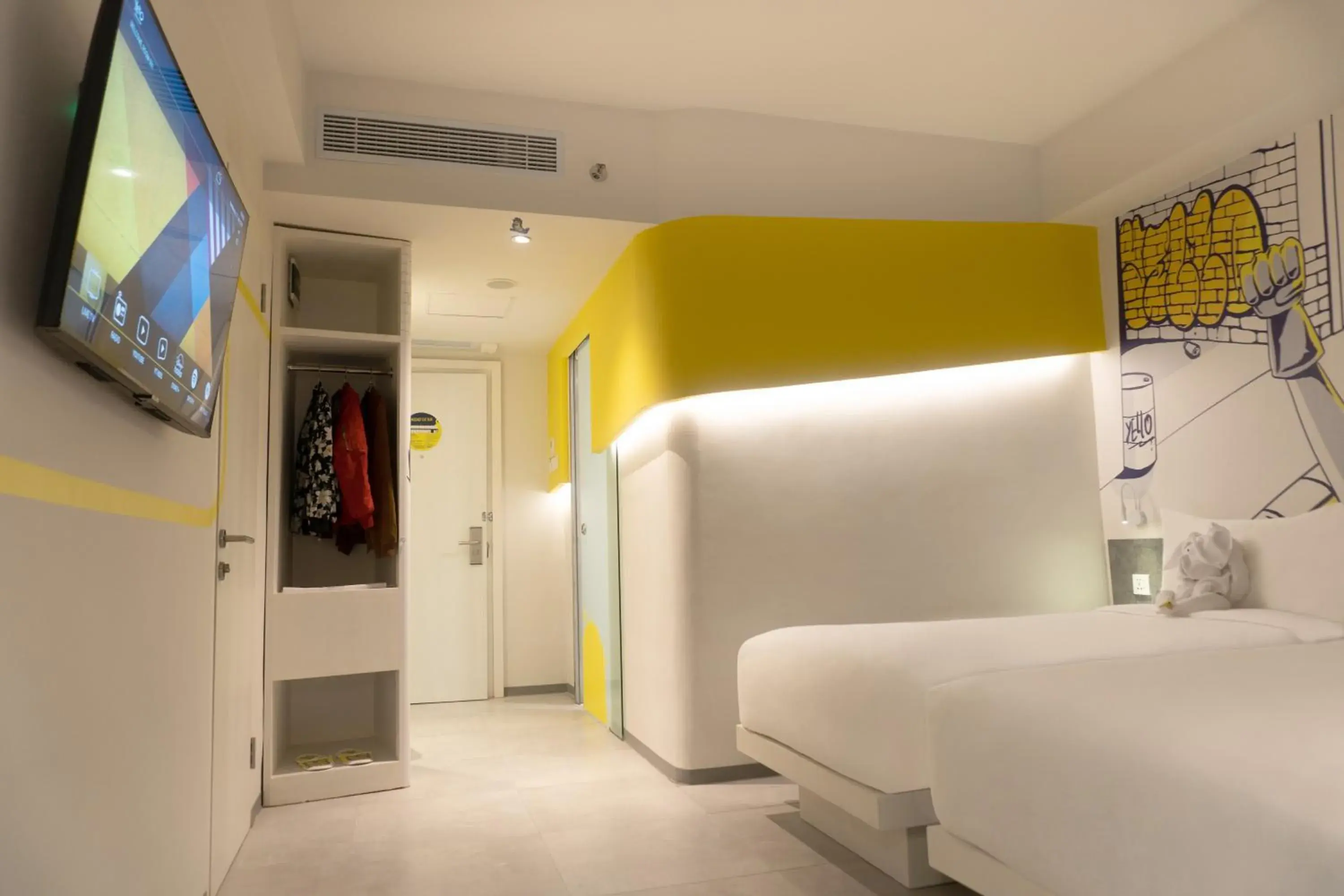 Photo of the whole room, Bed in Yello Hotel Jambi Photo of the whole room, Bed in Yello Hotel Jambi