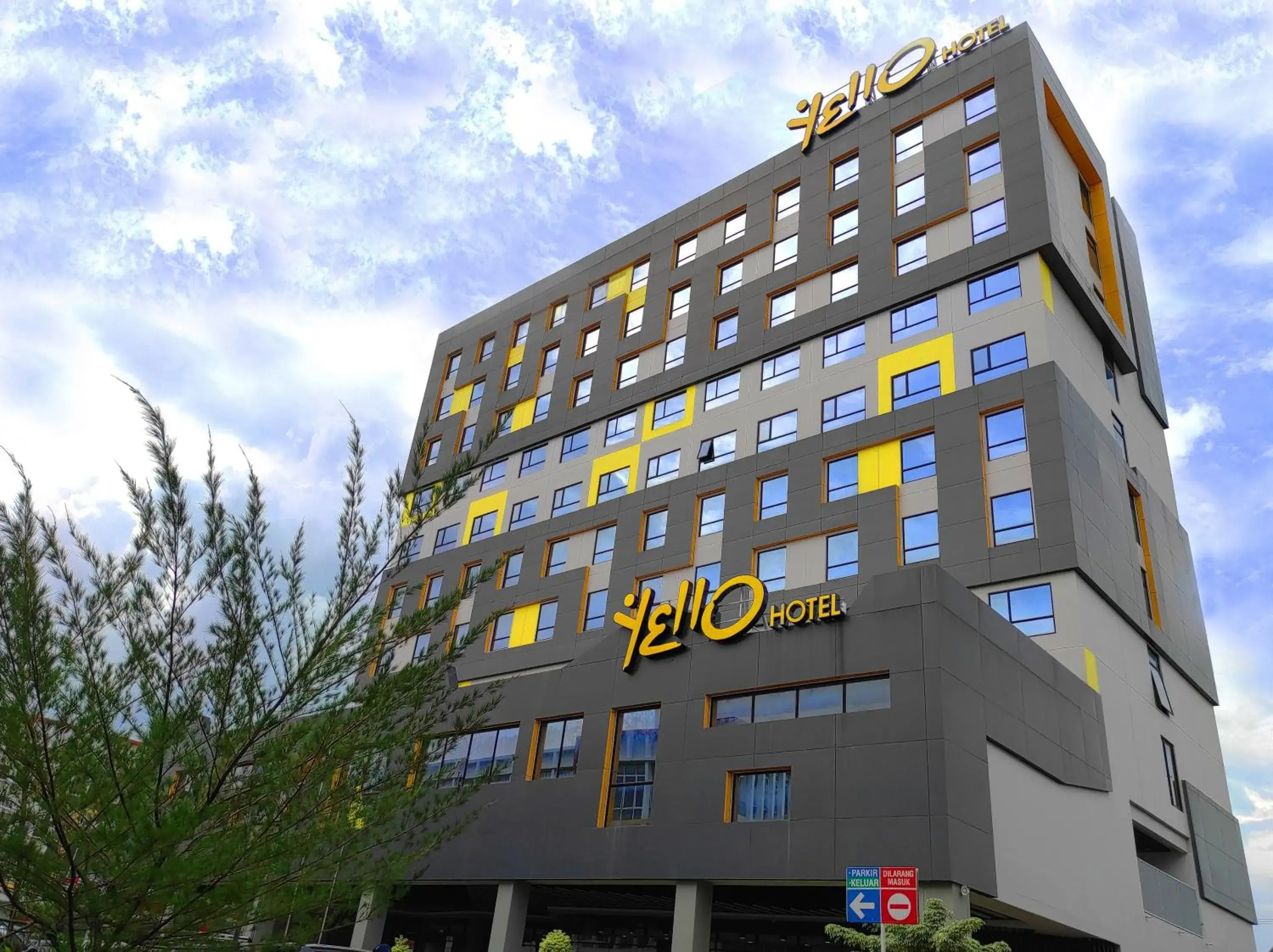 Property building in Yello Hotel Jambi Property building in Yello Hotel Jambi