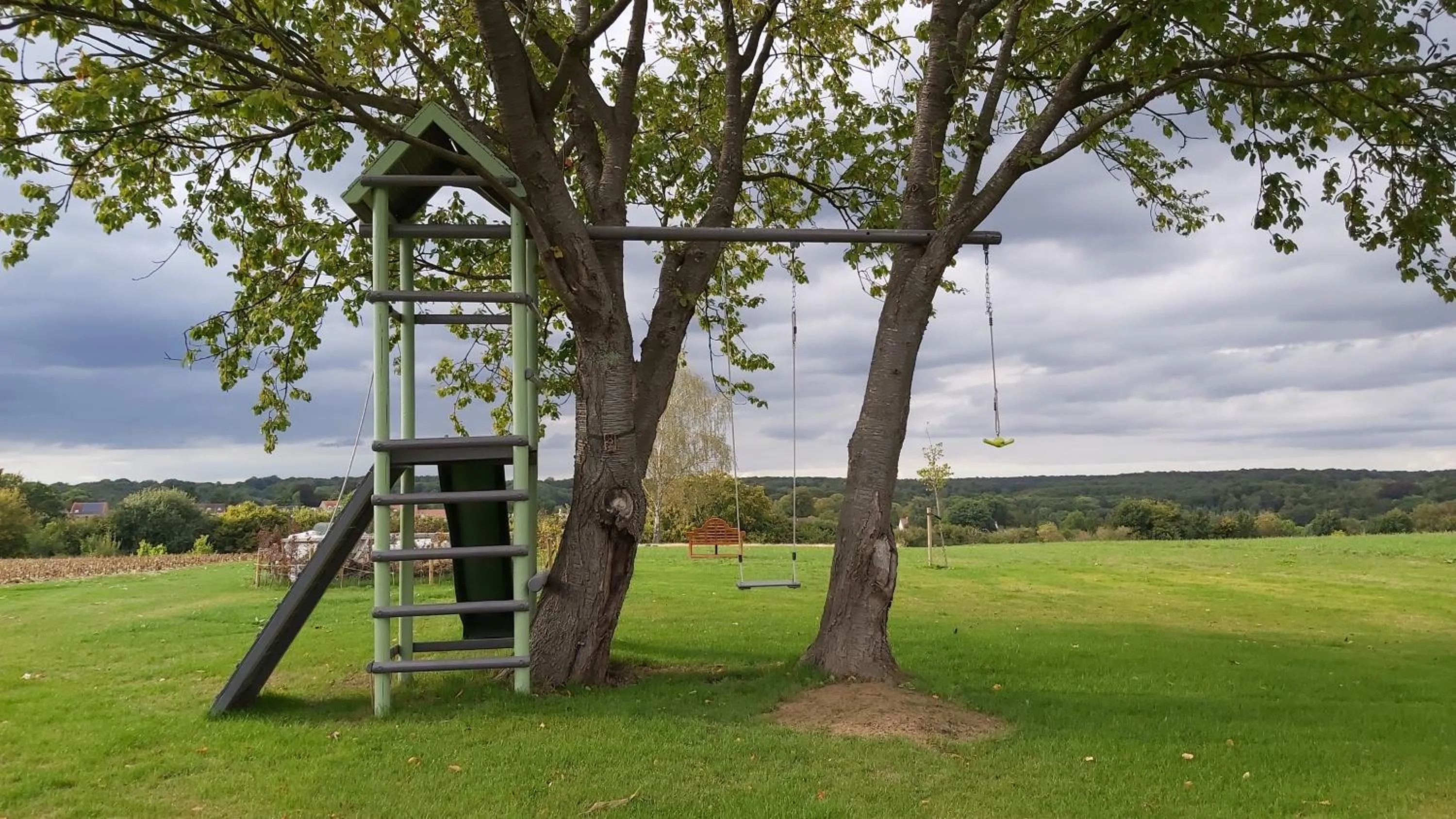 Children play ground in B&B Entre Champs