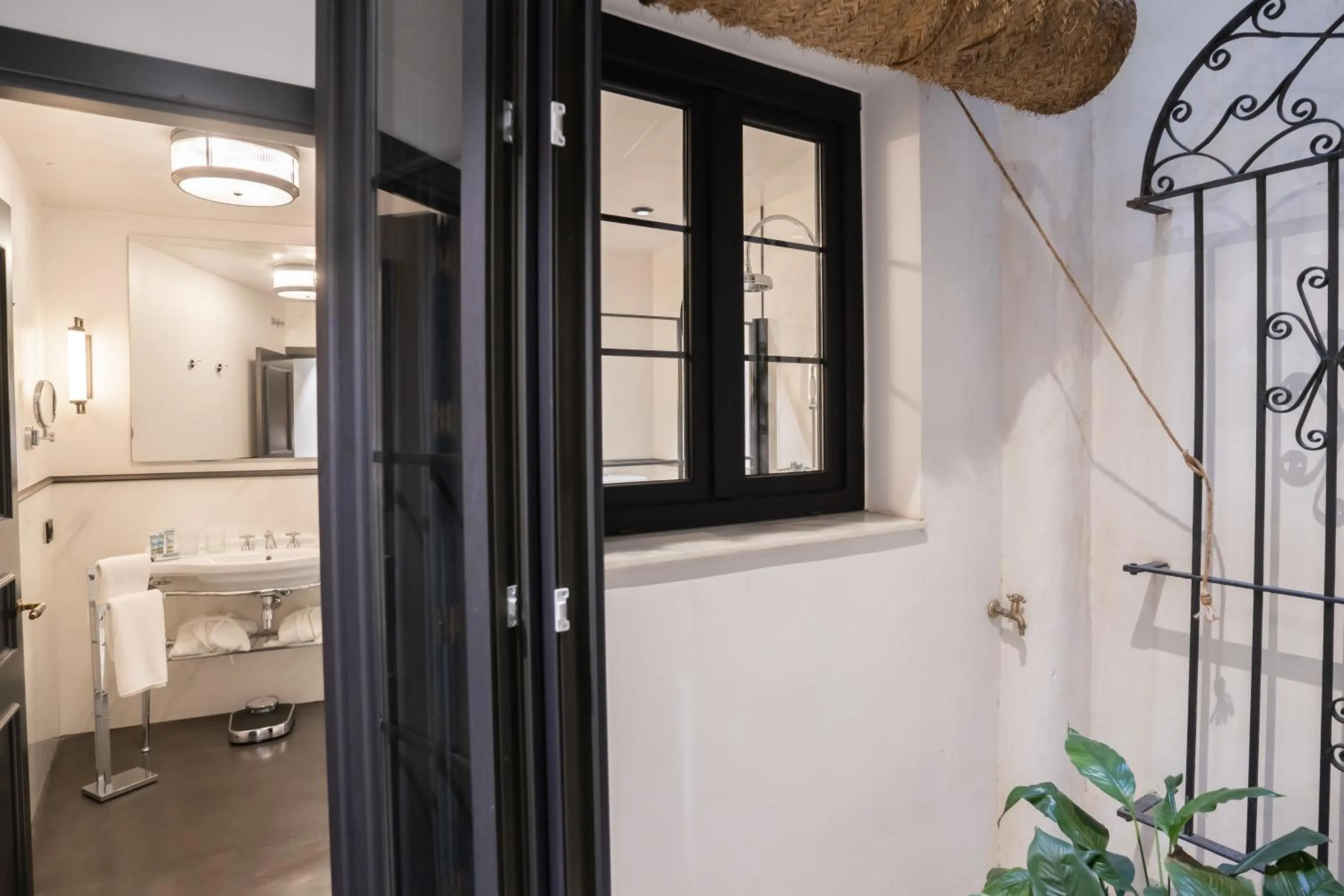 Shower in Boutique Hotel Casa Cánovas