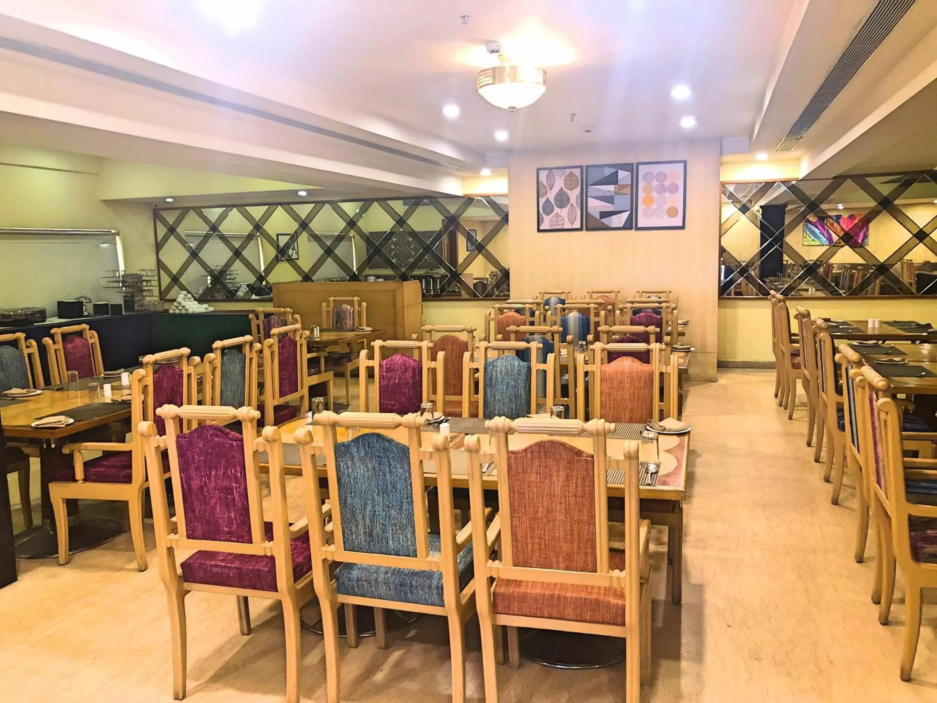 Restaurant/places to eat in Raj Park- Hill View Restaurant/places to eat in Raj Park- Hill View