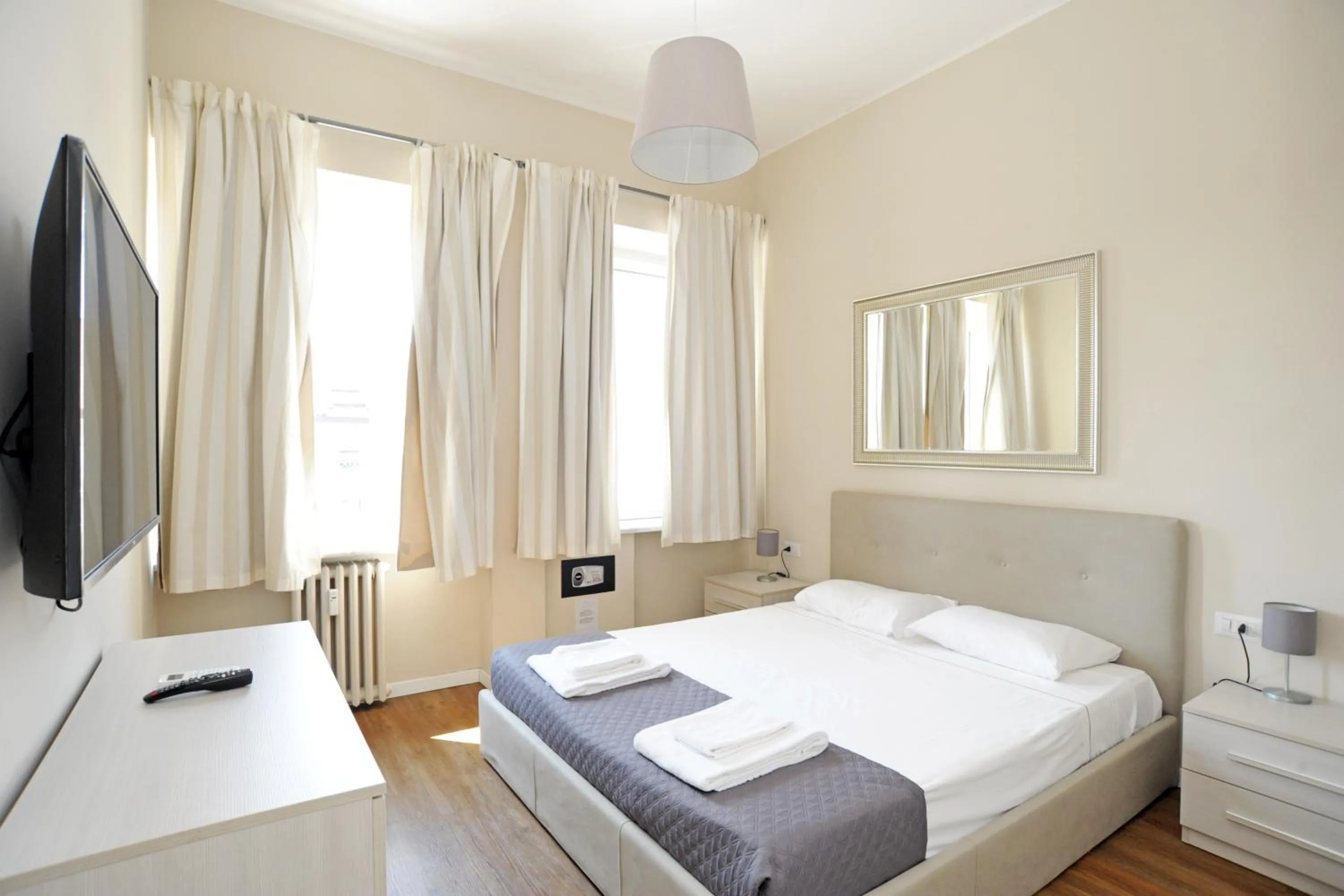 Bedroom, Bed in Via Torino Apartment 3