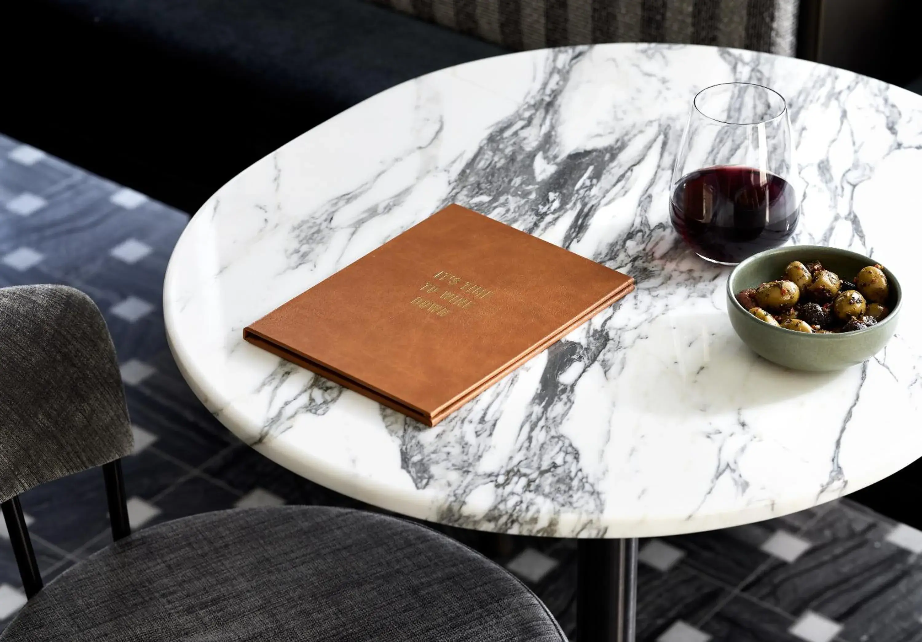 Lounge or bar in Aiden by Best Western Darling Harbour Lounge or bar in Aiden by Best Western Darling Harbour