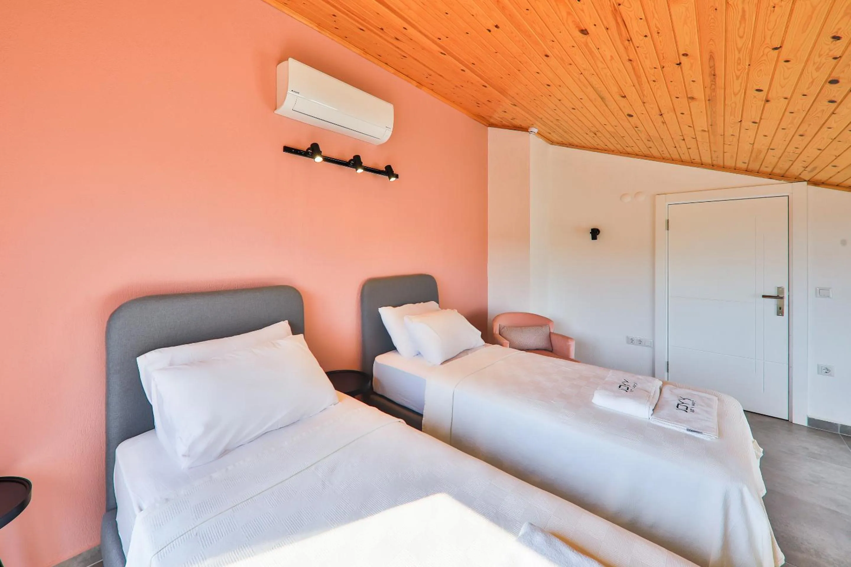 Bedroom, Bed in Joyy Suit Apart