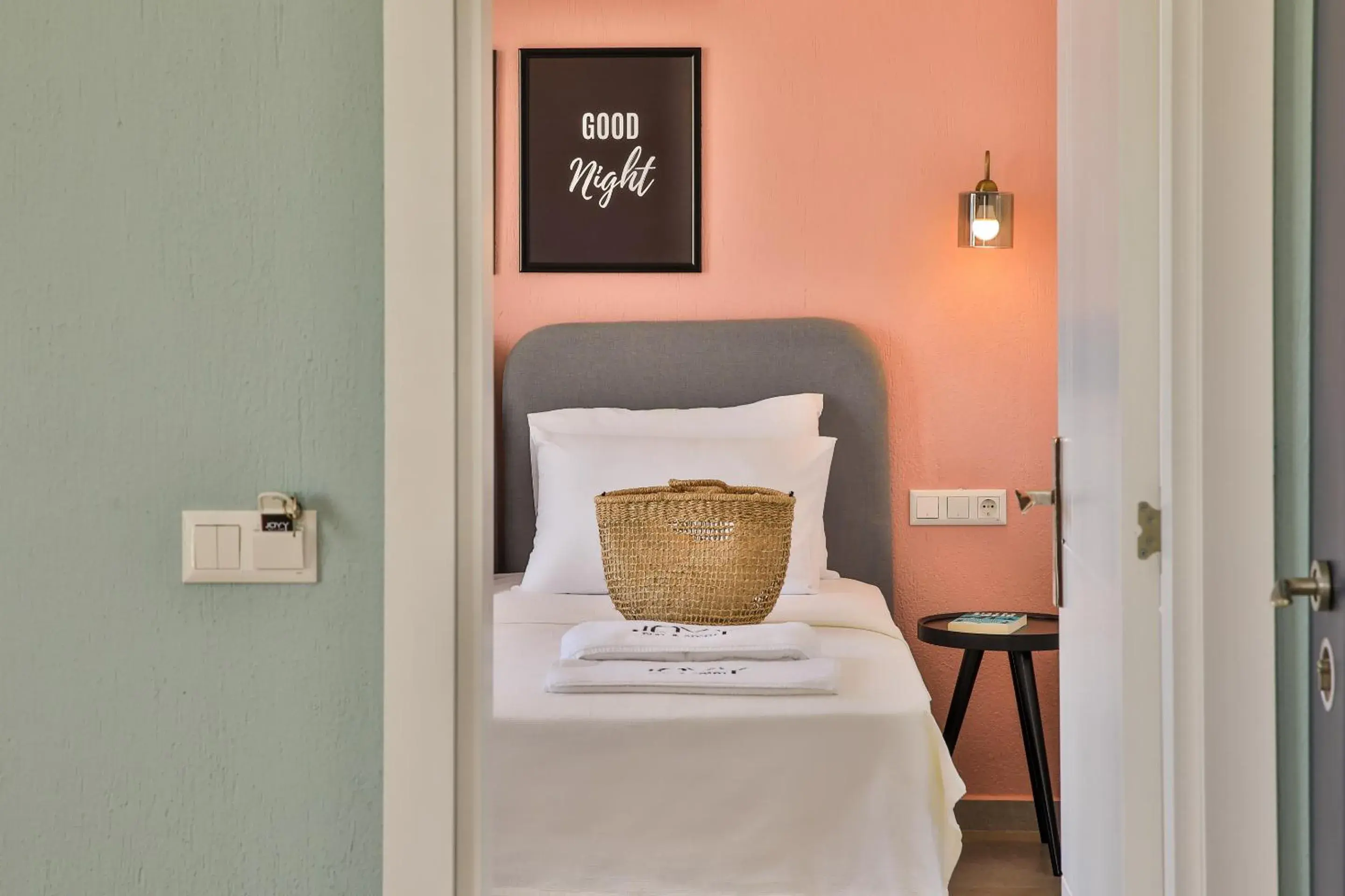 Bedroom, Bed in Joyy Suit Apart Bedroom, Bed in Joyy Suit Apart