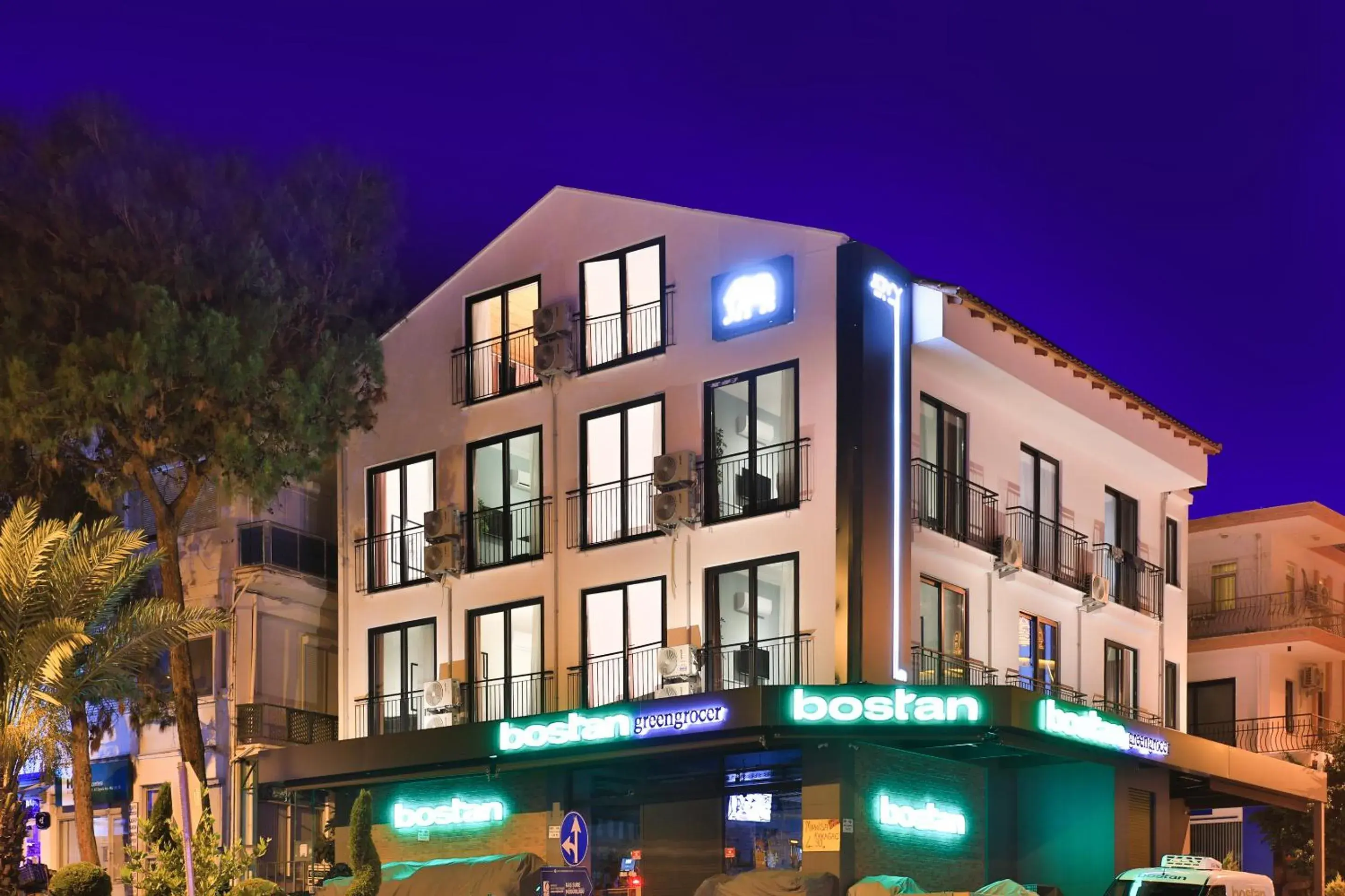 Property building in Joyy Suit Apart Property building in Joyy Suit Apart