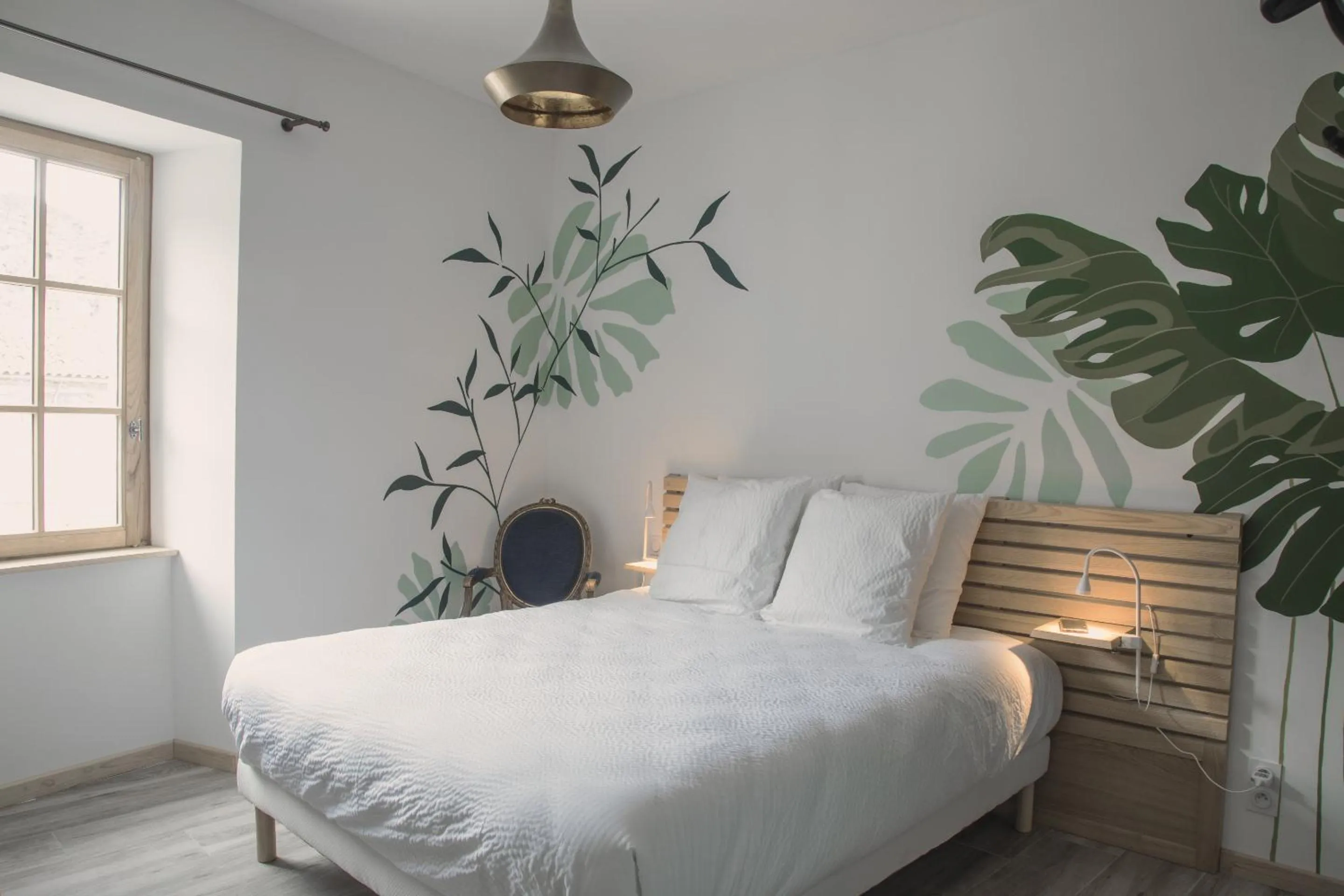 Bedroom, Bed in L'Hotel du Garage des Cevennes