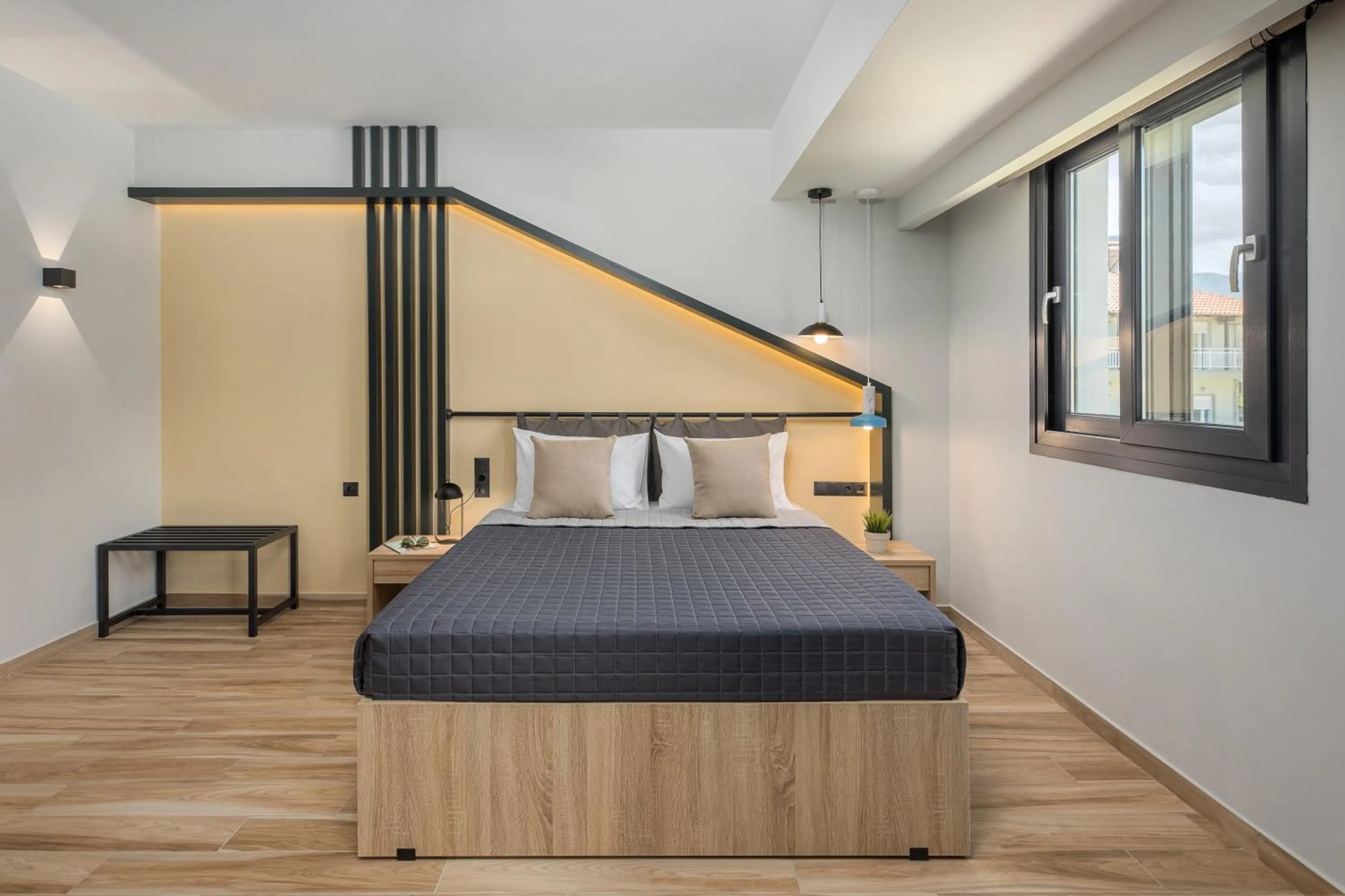 Bedroom, Bed in Pidna