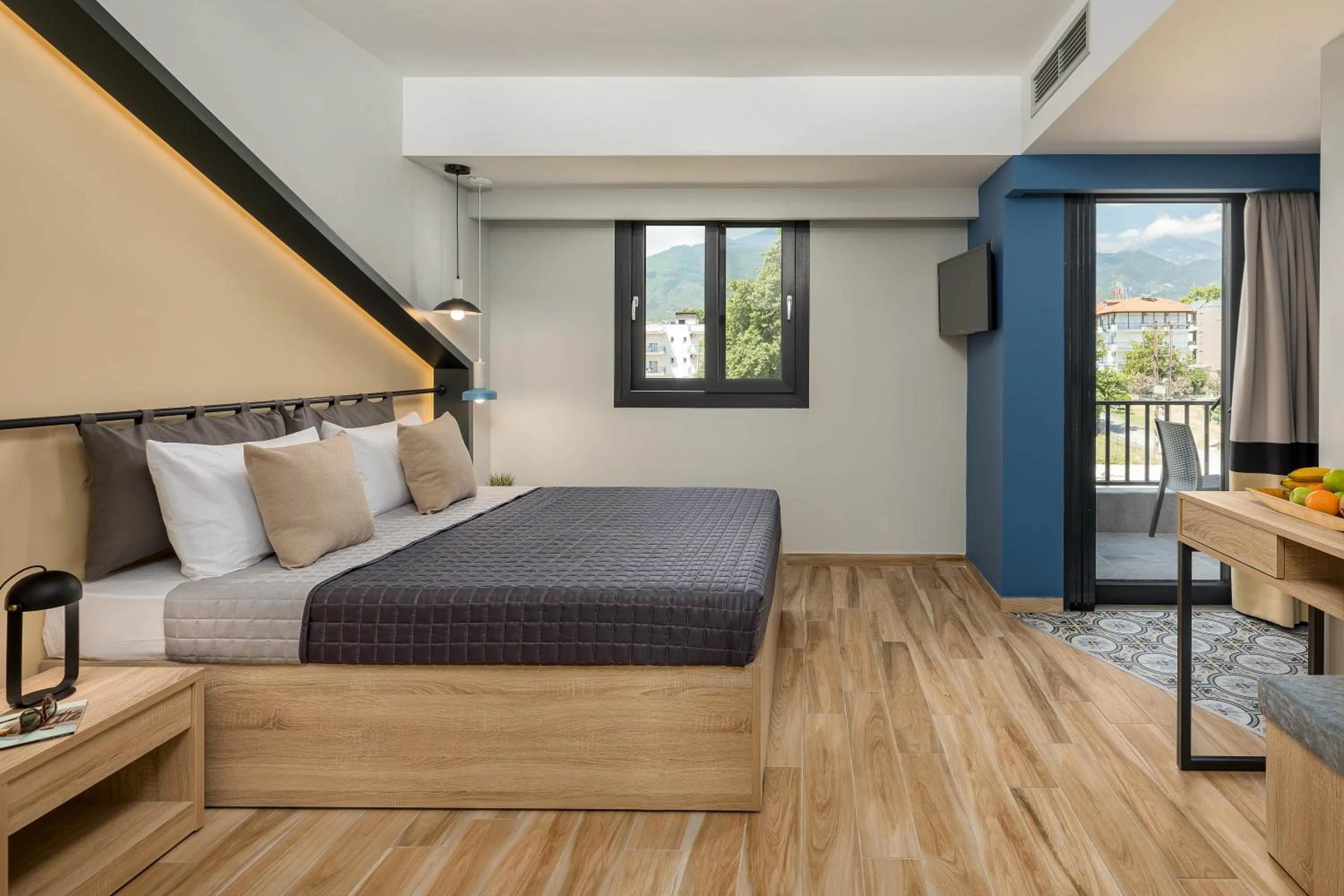 Bedroom, Bed in Pidna