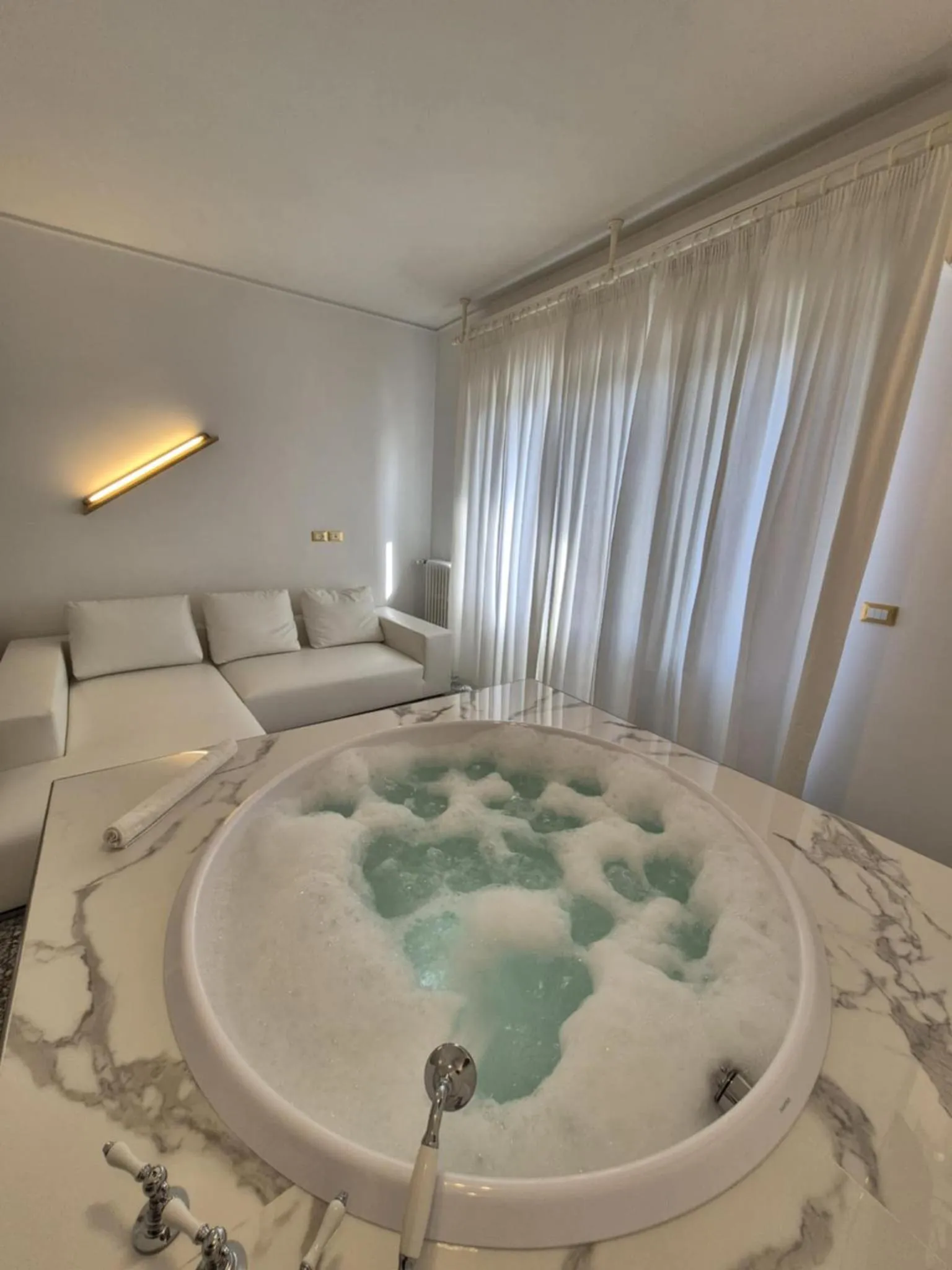 Hot Tub in Eveline 2 - Piscina Privata o Jacuzzi