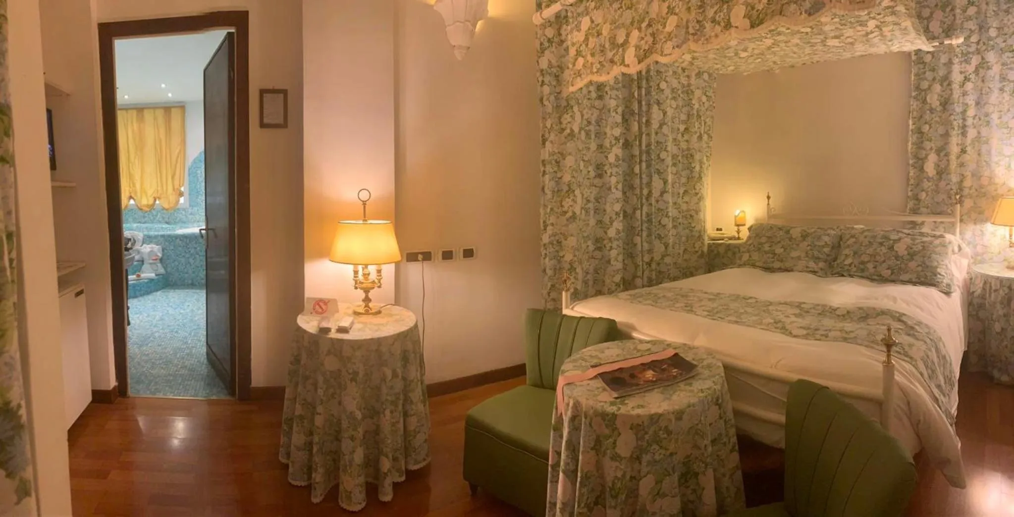 Photo of the whole room, Bed in Eveline 2 - Piscina Privata o Jacuzzi