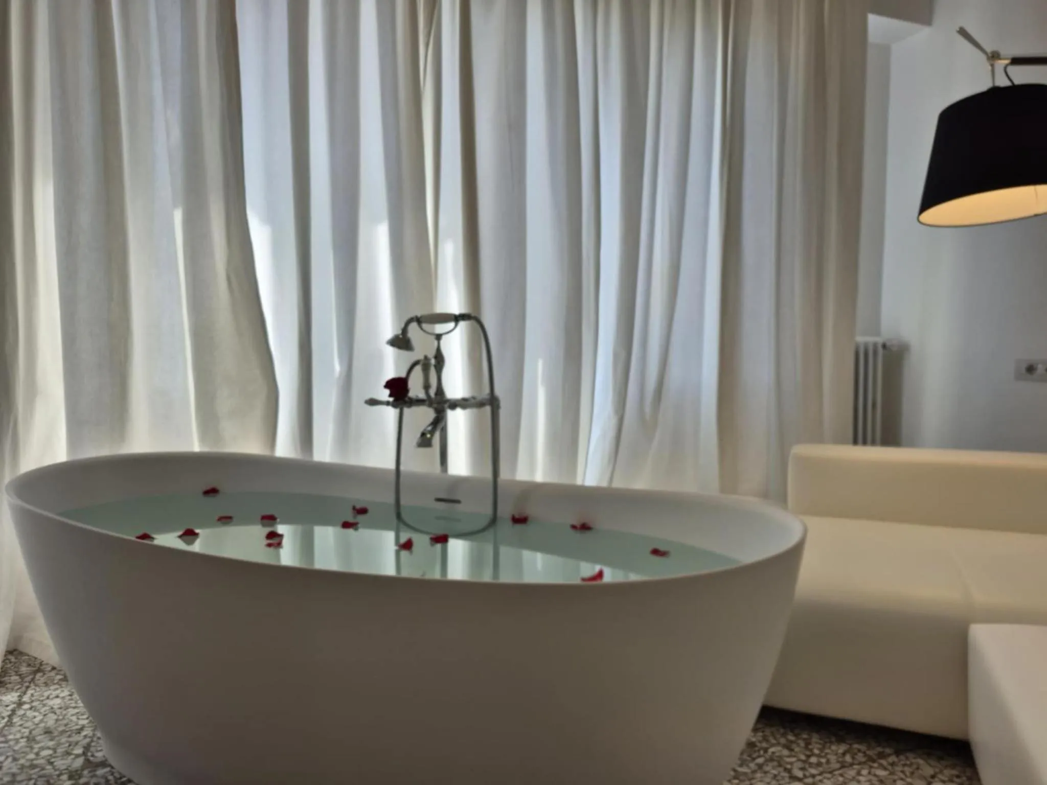 Bath in Eveline 2 - Piscina Privata o Jacuzzi
