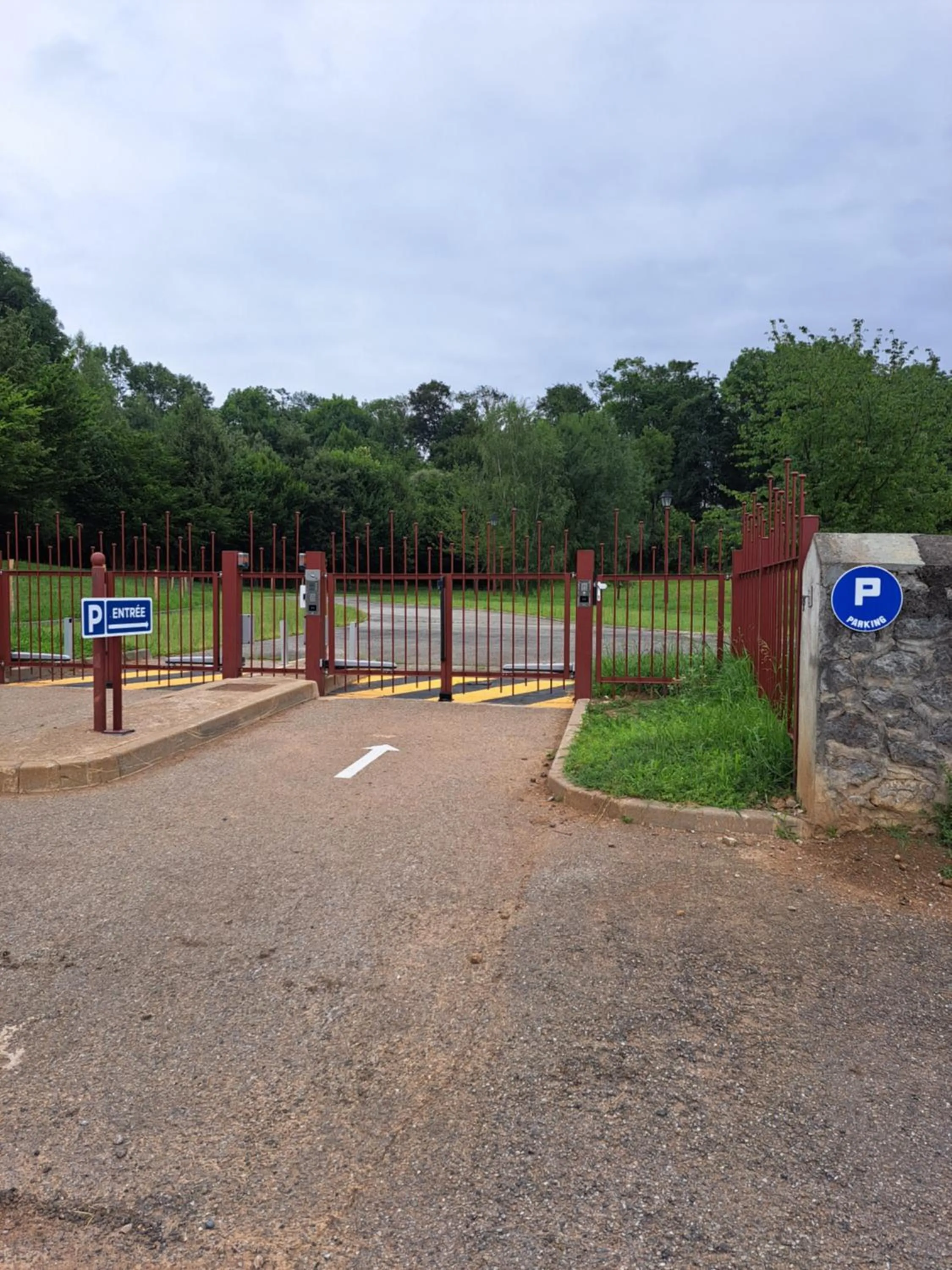 Parking in Terres de France - Domaine du Palais
