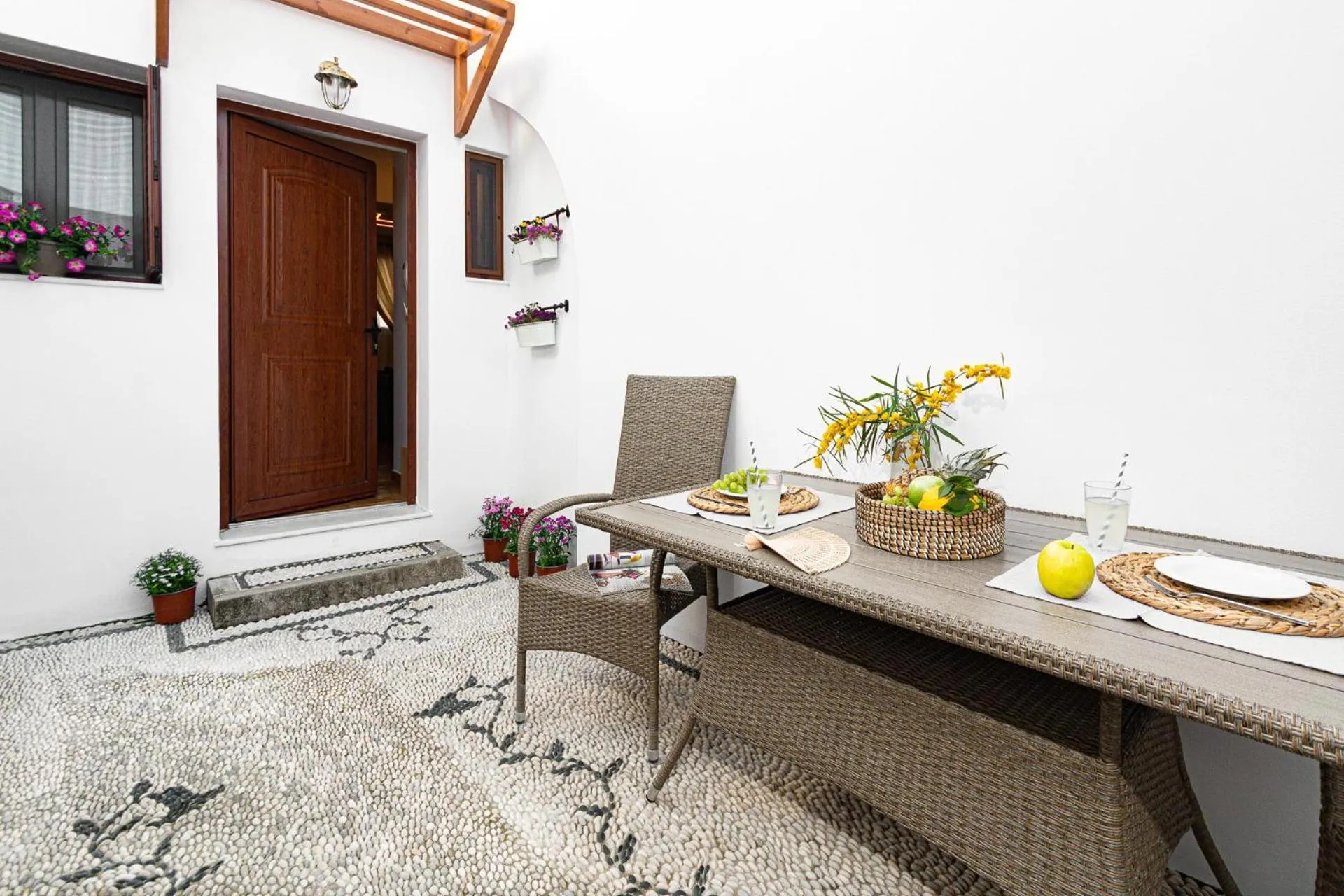 Inner courtyard view in Villa Dafni - Lindos