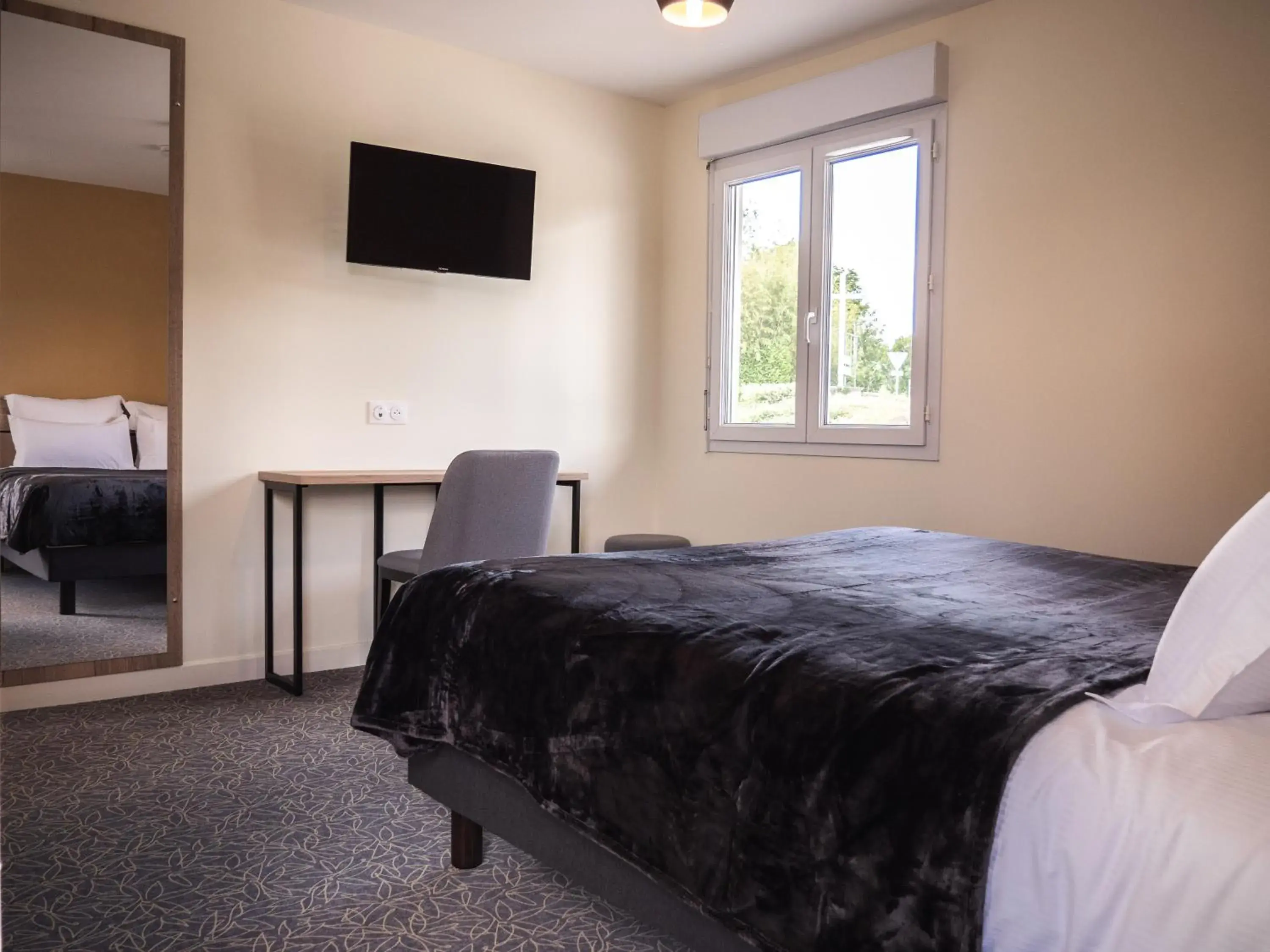 Bedroom, Bed in Logis hôtels Le Saint Pierre Bedroom, Bed in Logis hôtels Le Saint Pierre