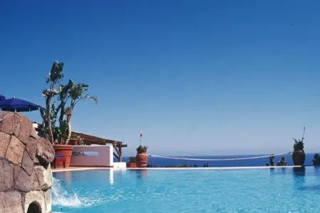 Swimming pool in Hotel Villa Miralisa