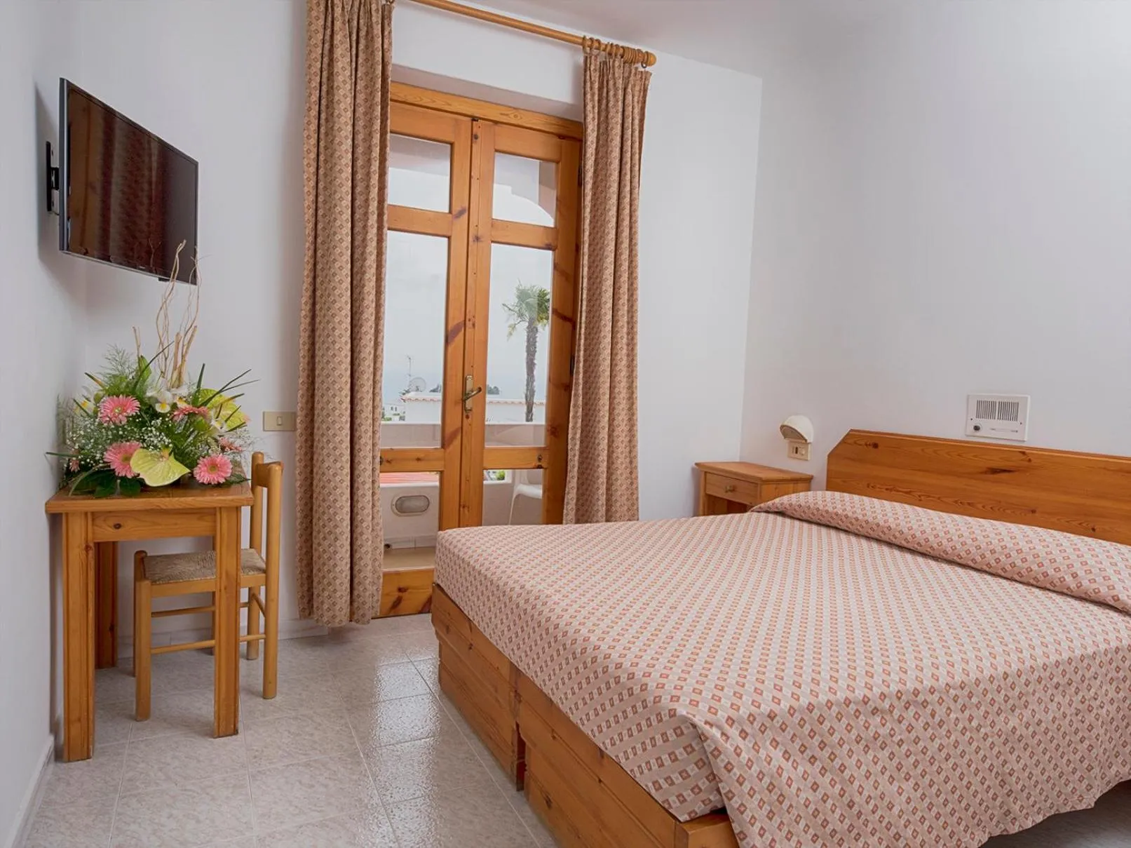 Bed in Hotel Villa Miralisa