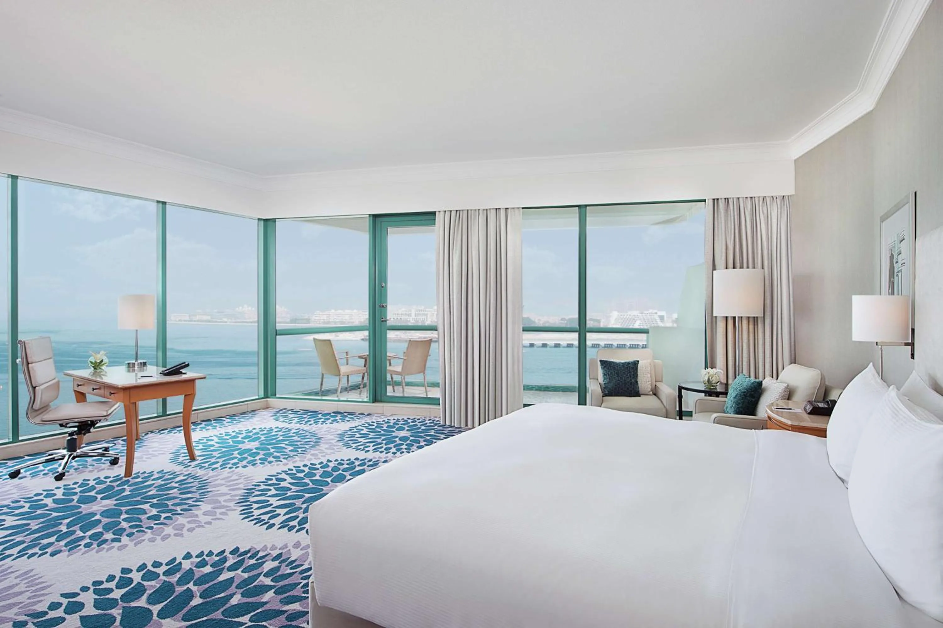 Bedroom, Bed in Hilton Dubai Jumeirah