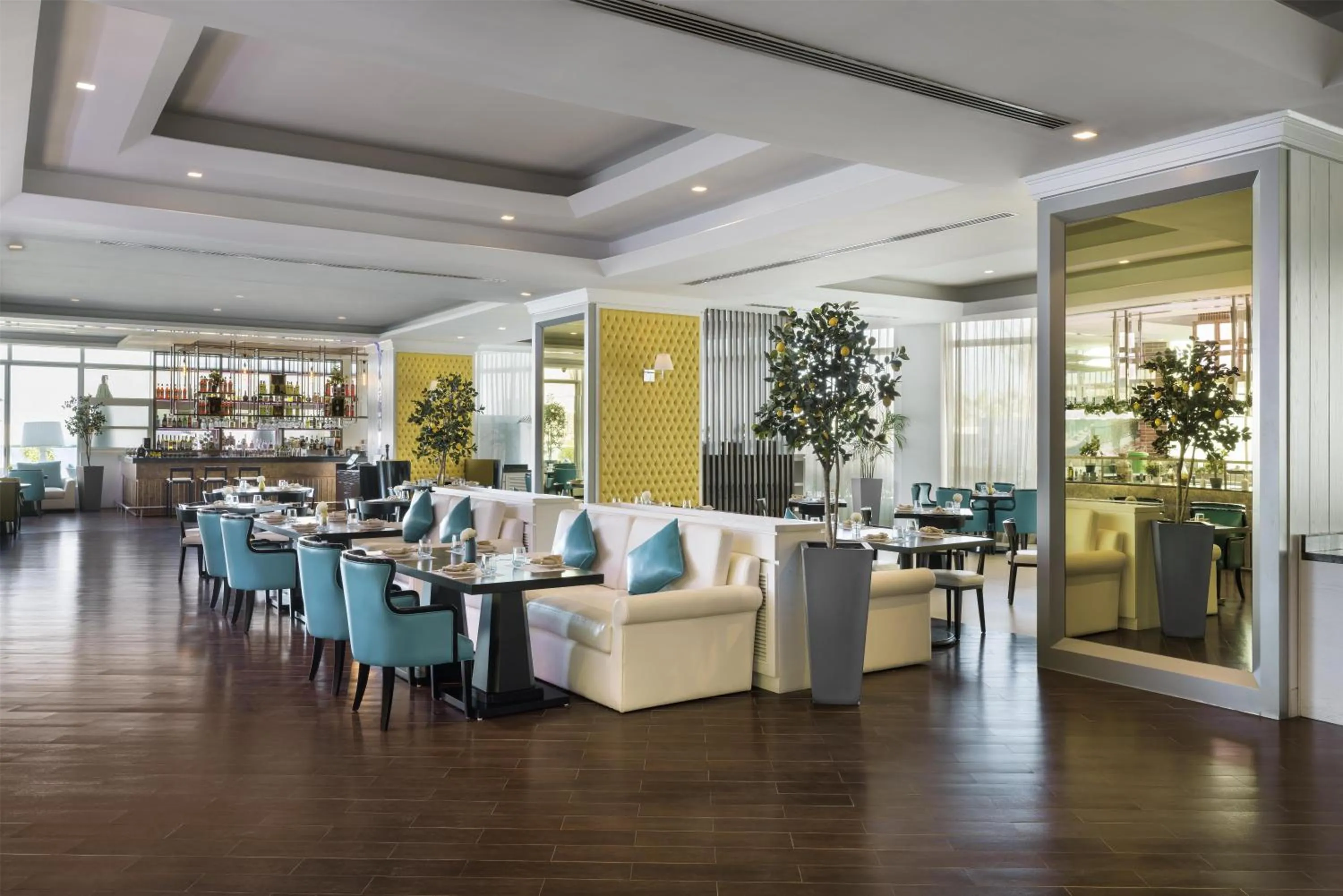 Restaurant/places to eat in Hilton Dubai Jumeirah