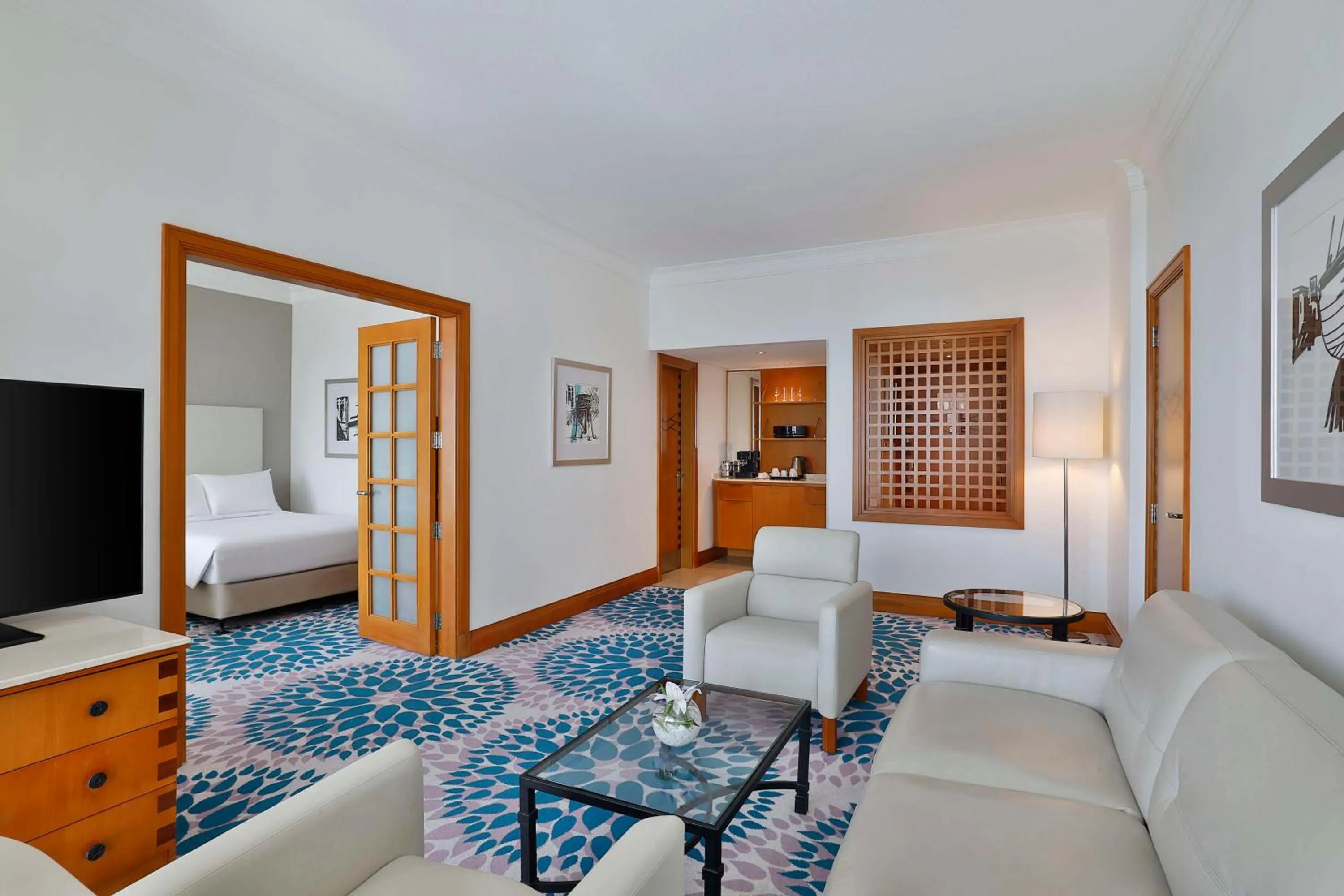 Living room, Bed in Hilton Dubai Jumeirah