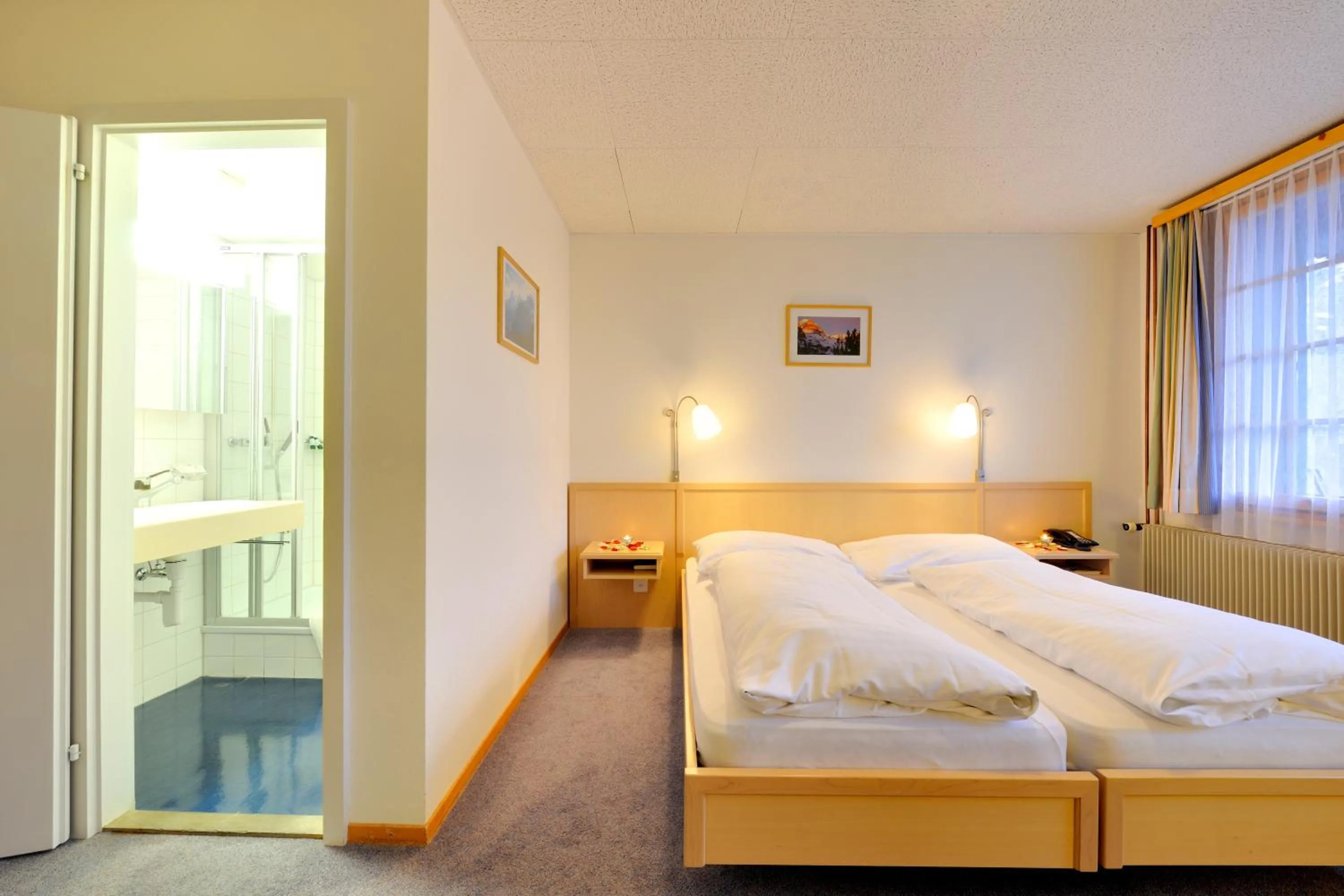 Bed in Hotel Alpenruh