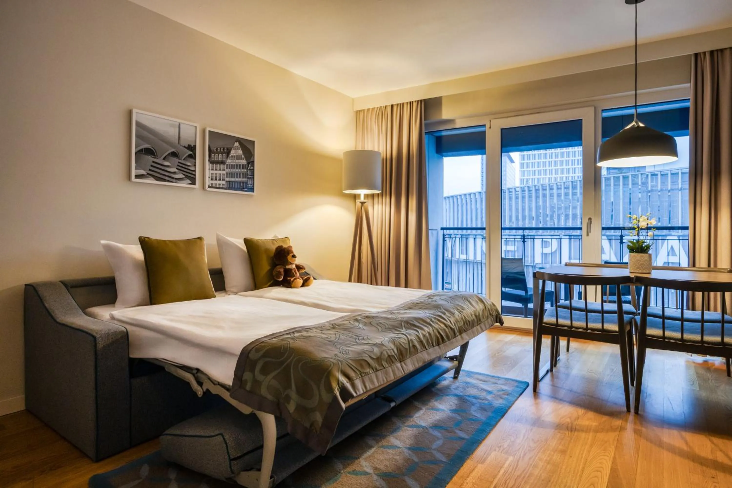 Bed in Citadines City Centre Frankfurt