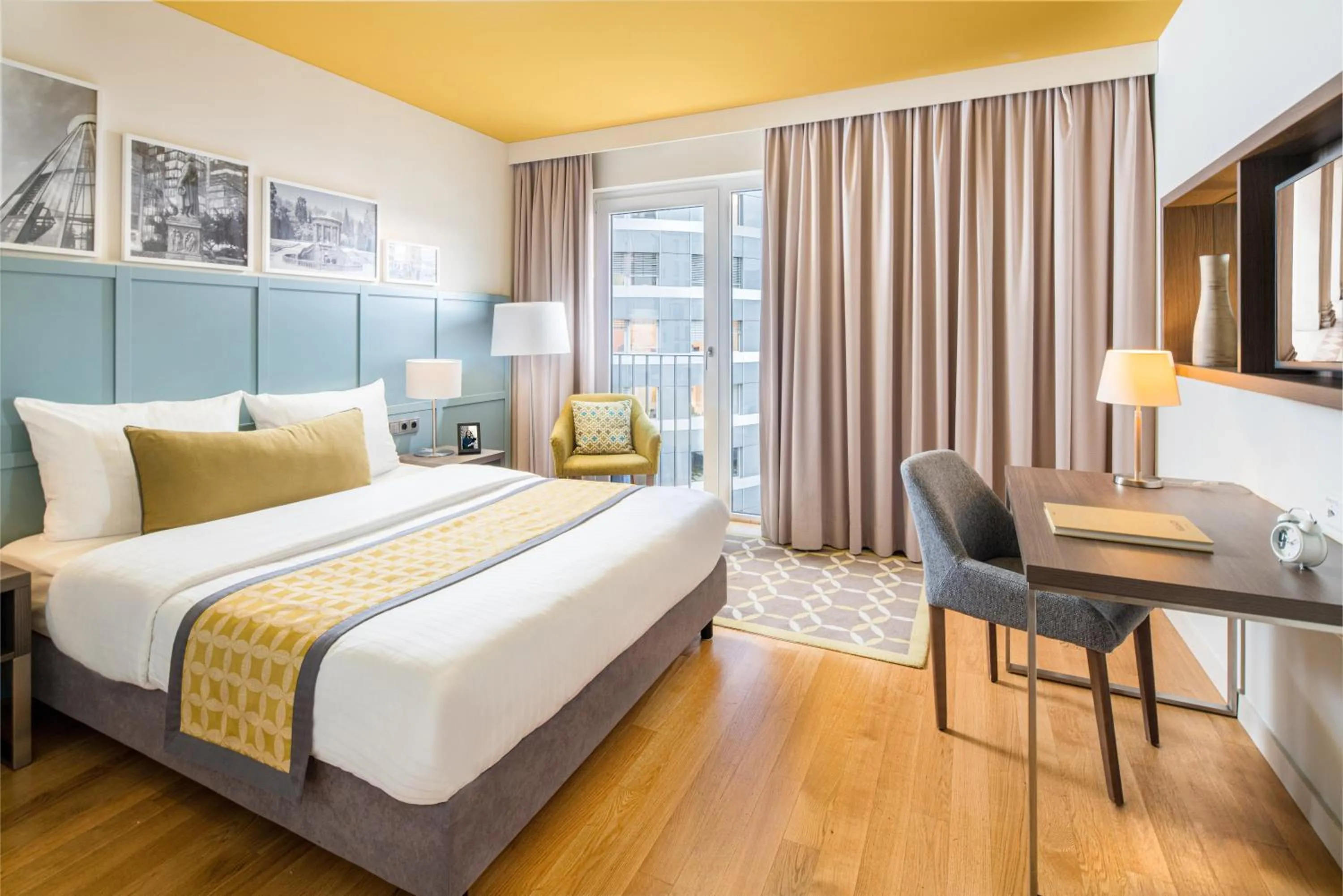 Photo of the whole room, Bed in Citadines City Centre Frankfurt