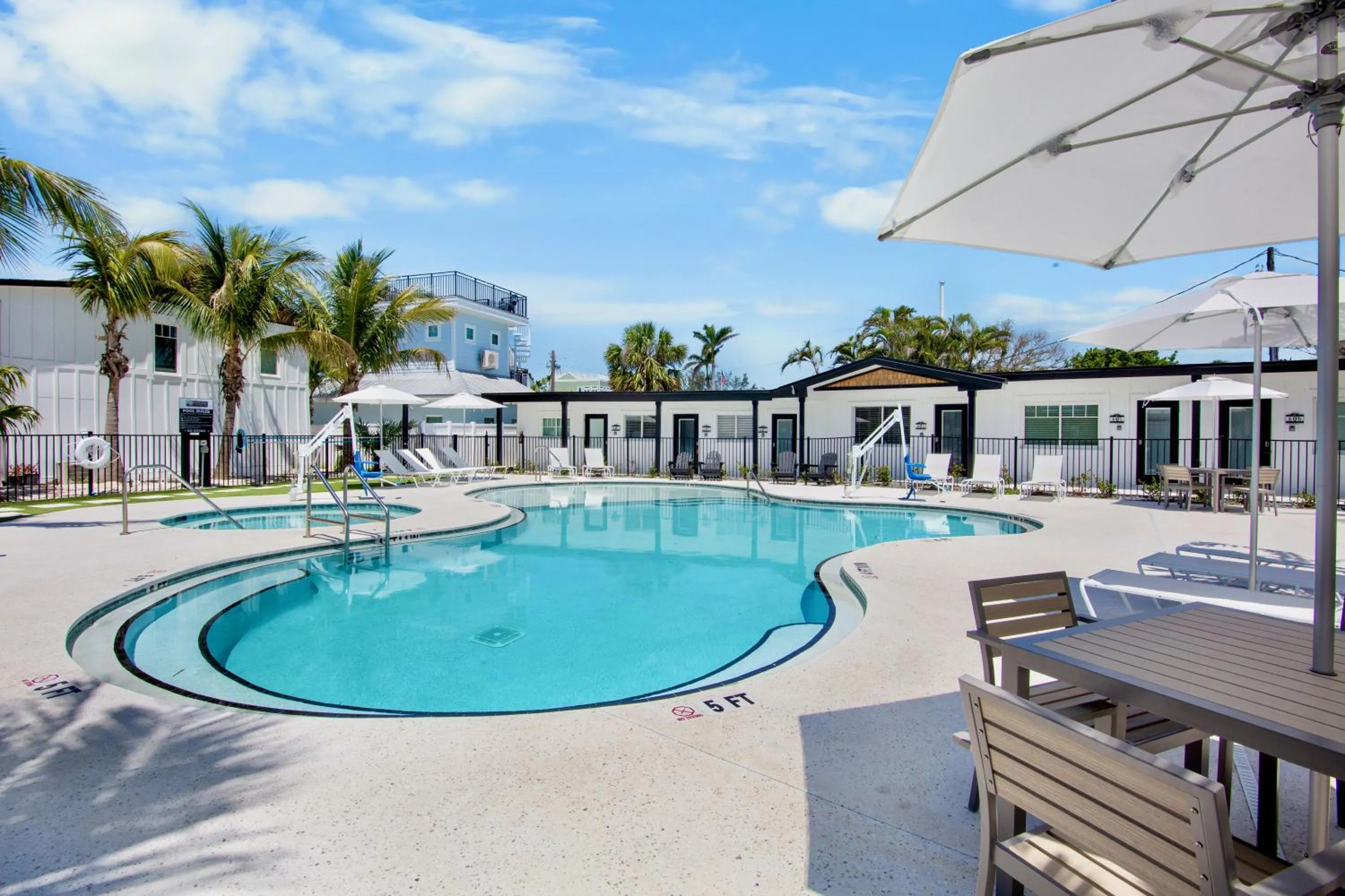 Day in Pelican Post at Anna Maria Island Inn