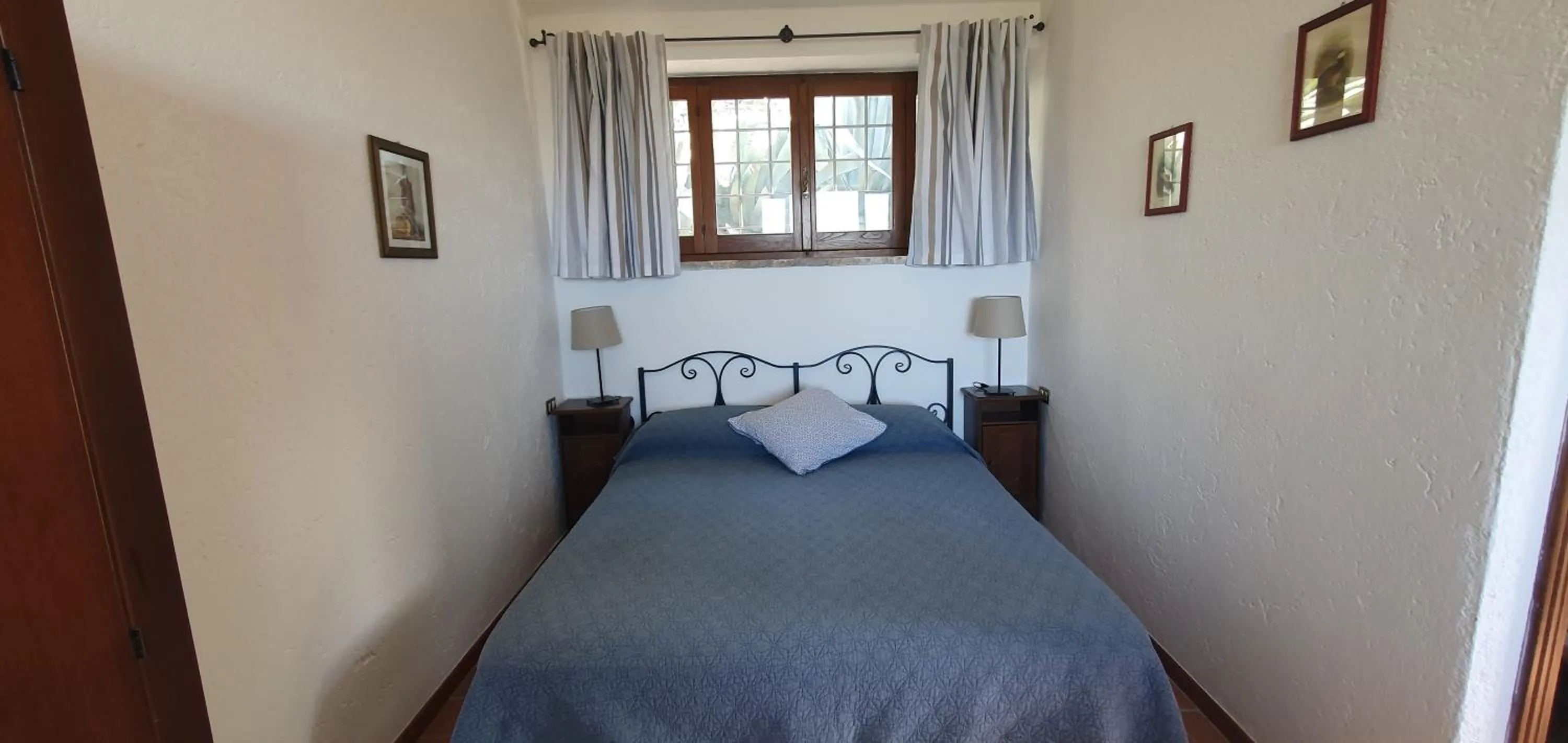 Bed in PoloTuristicoUmbria Rustico con Piscina Vista Lago