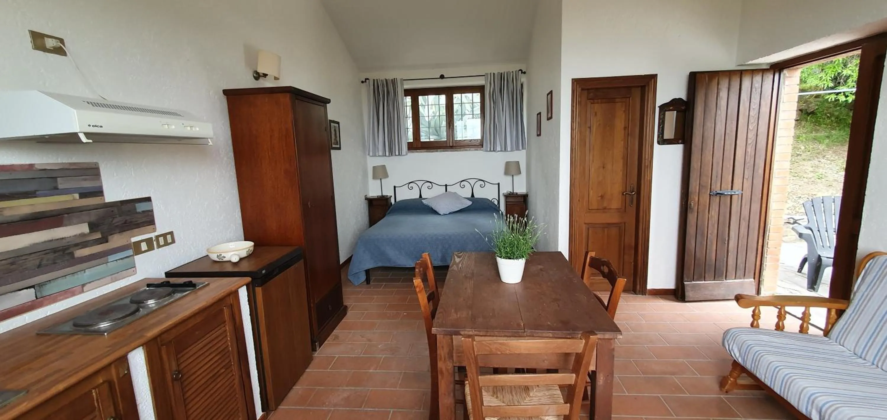 Living room, Bed in PoloTuristicoUmbria Rustico con Piscina Vista Lago