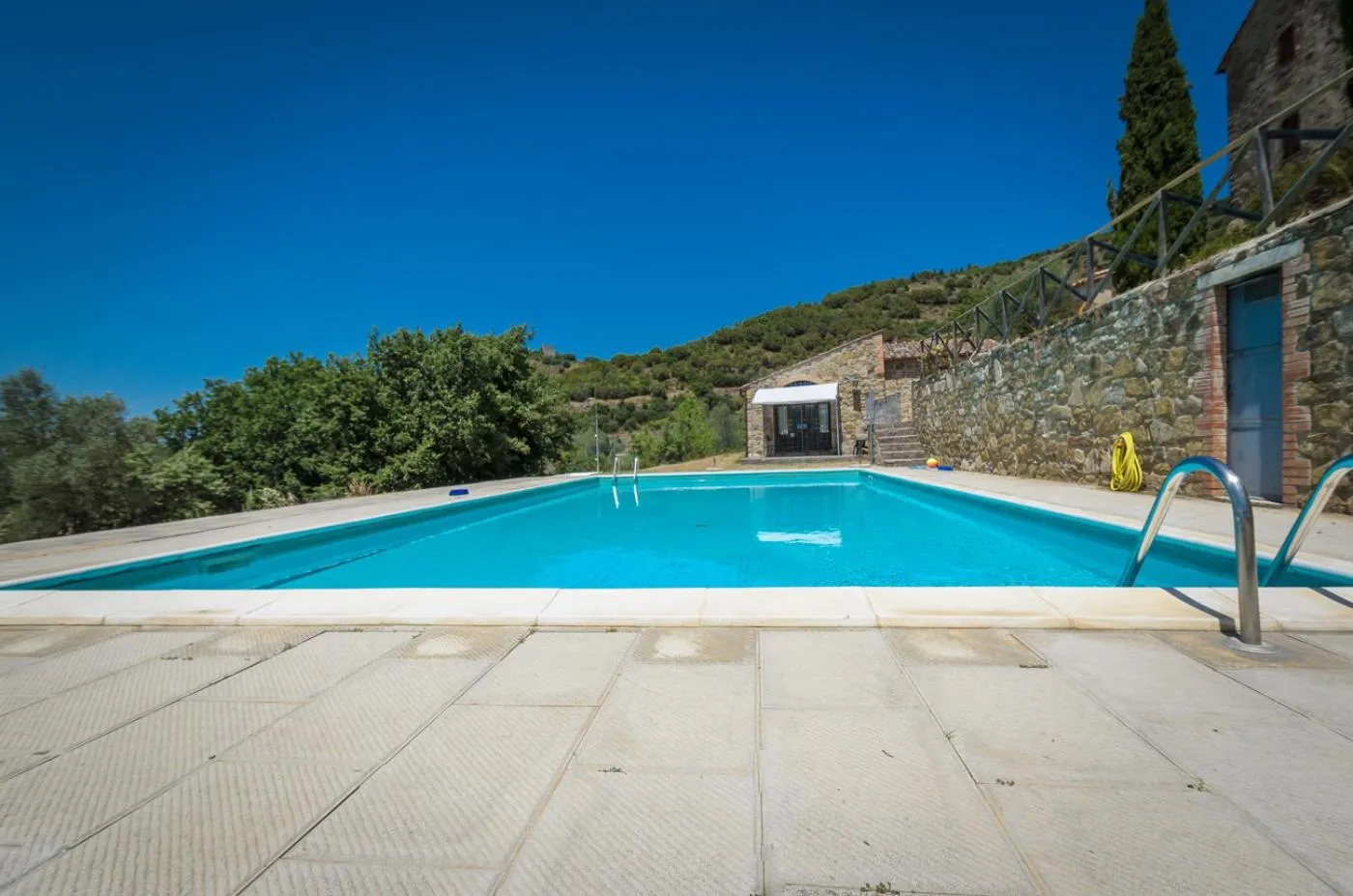 Swimming pool in PoloTuristicoUmbria Rustico con Piscina Vista Lago