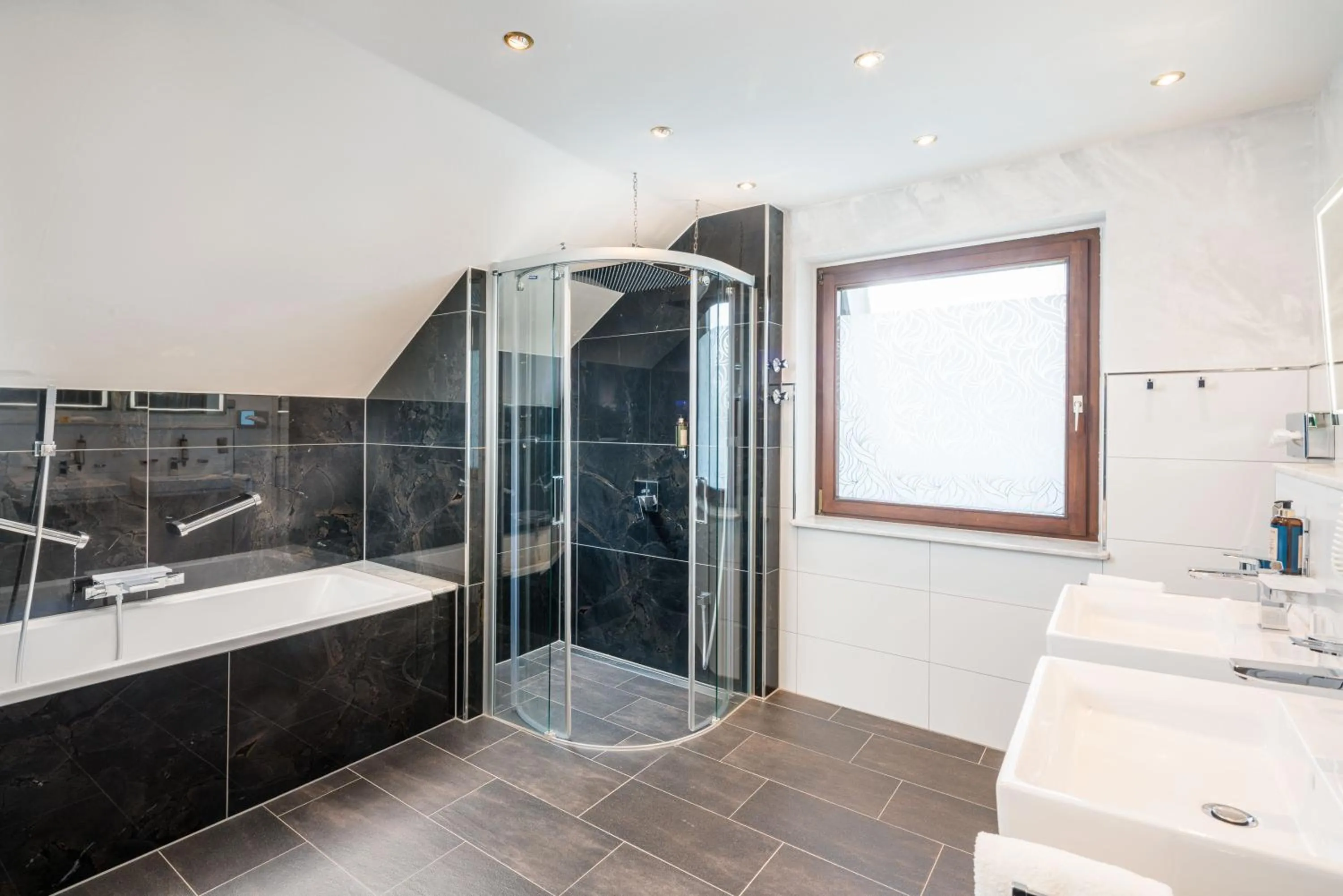 Shower in Hotel Krone Igelsberg