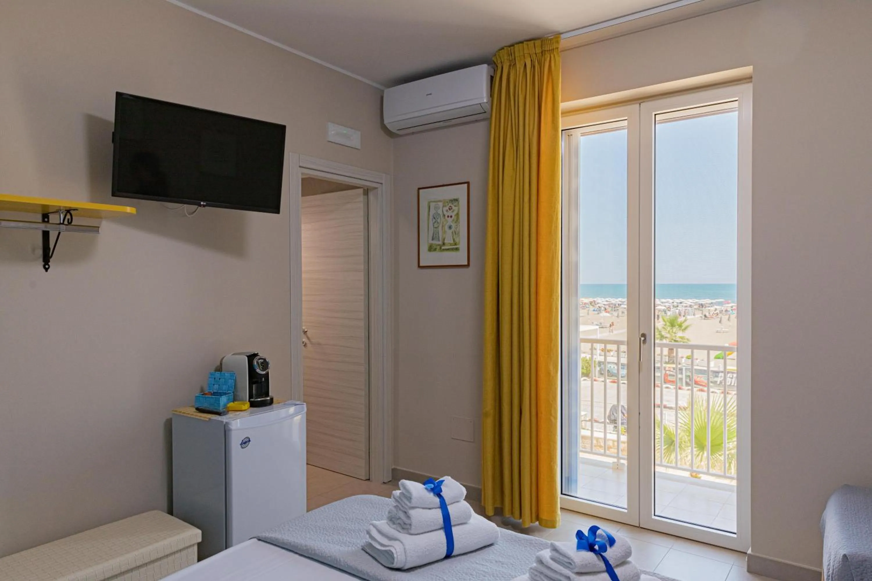 Bed in 16TH FAD ROOMS