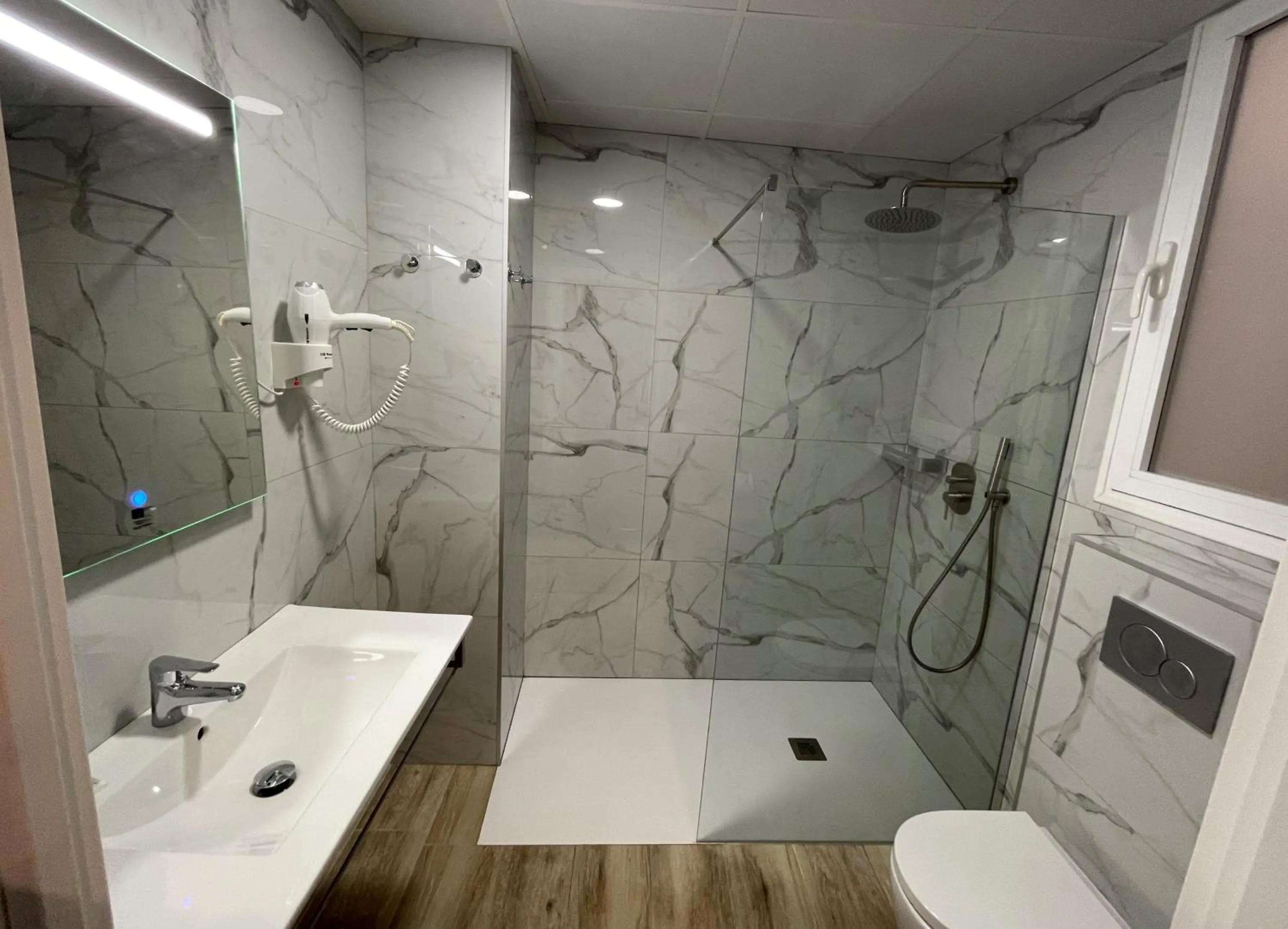 Toilet in Apartamentos Boni