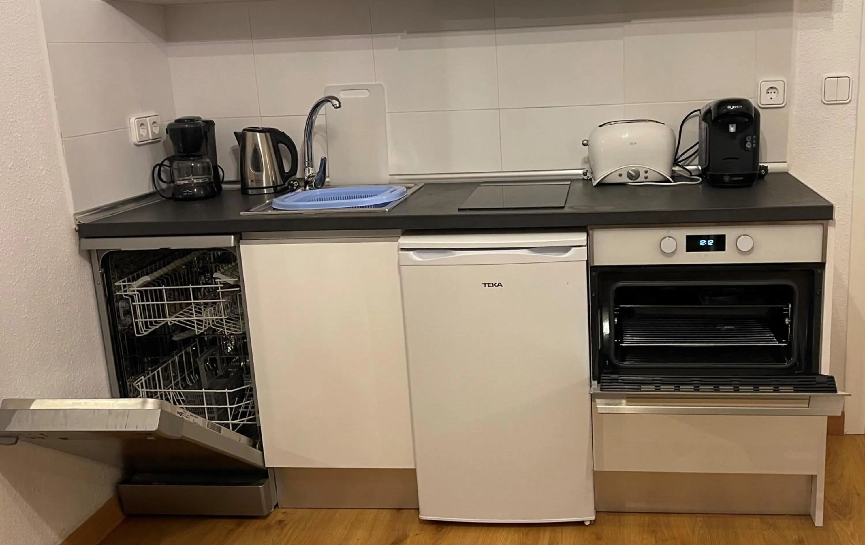 Coffee/tea facilities in Apartamentos Boni