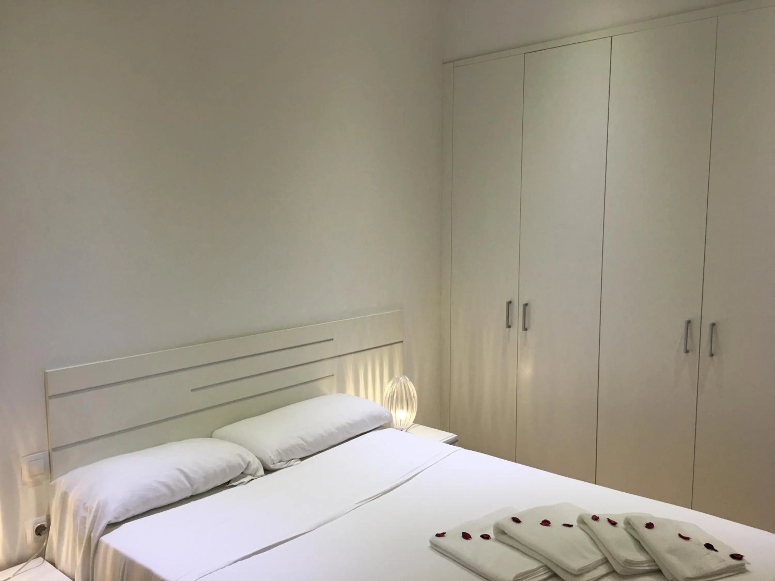 Bedroom, Bed in Apartamentos Boni