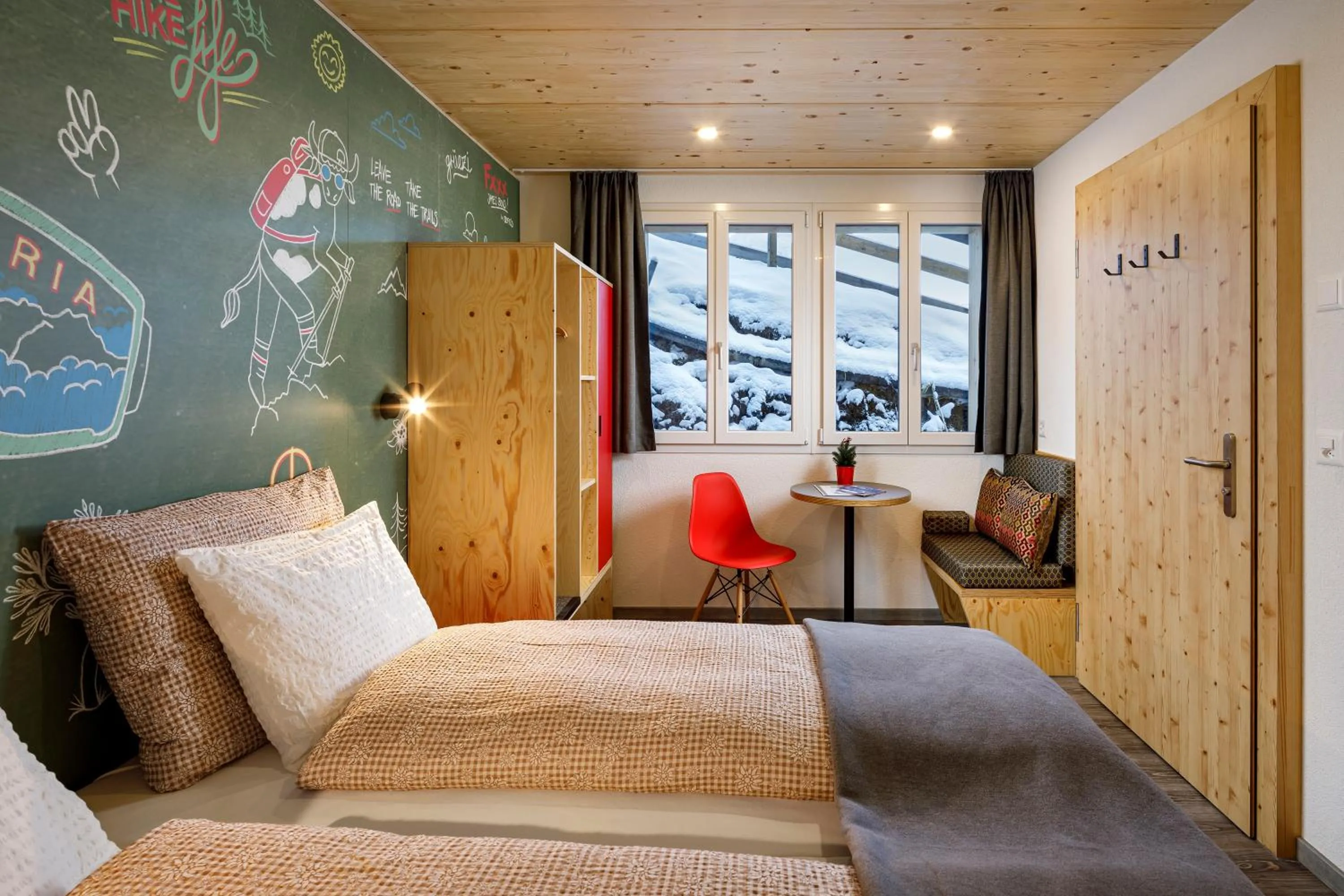 Small Double Room with Private Bathroom - single occupancy in Eiger Guesthouse