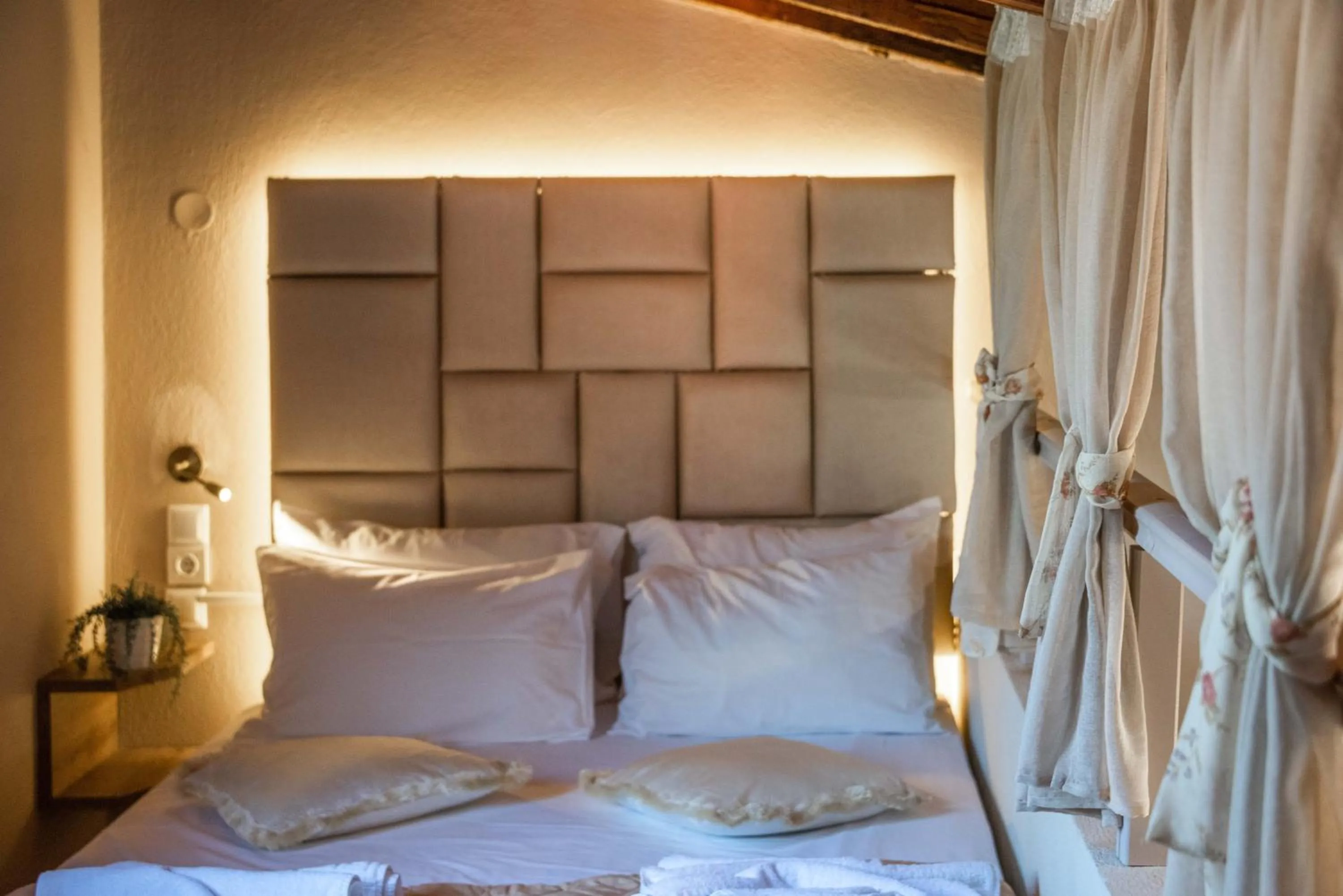 Bed in Anneta Studios