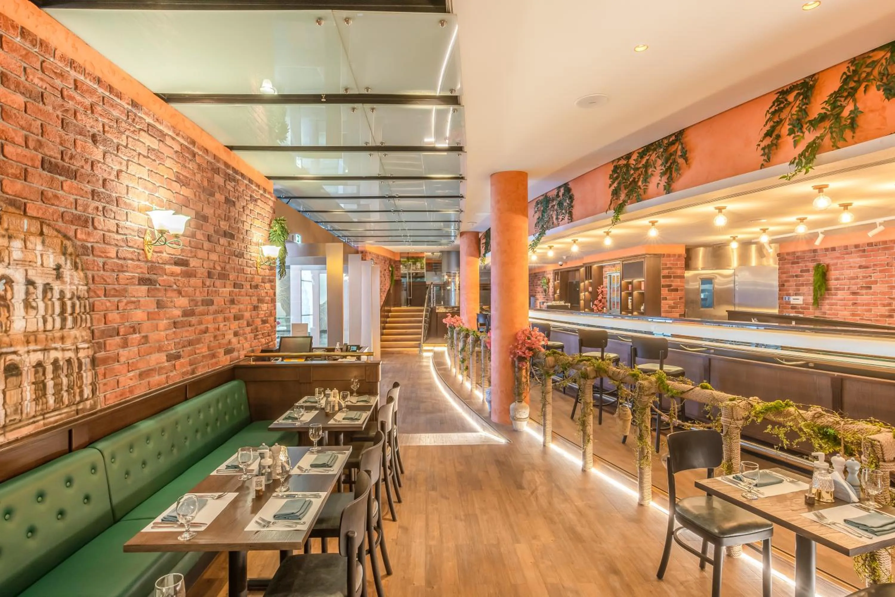 Restaurant/places to eat in Golden Sands Boutique Hotel-Dubai Creek