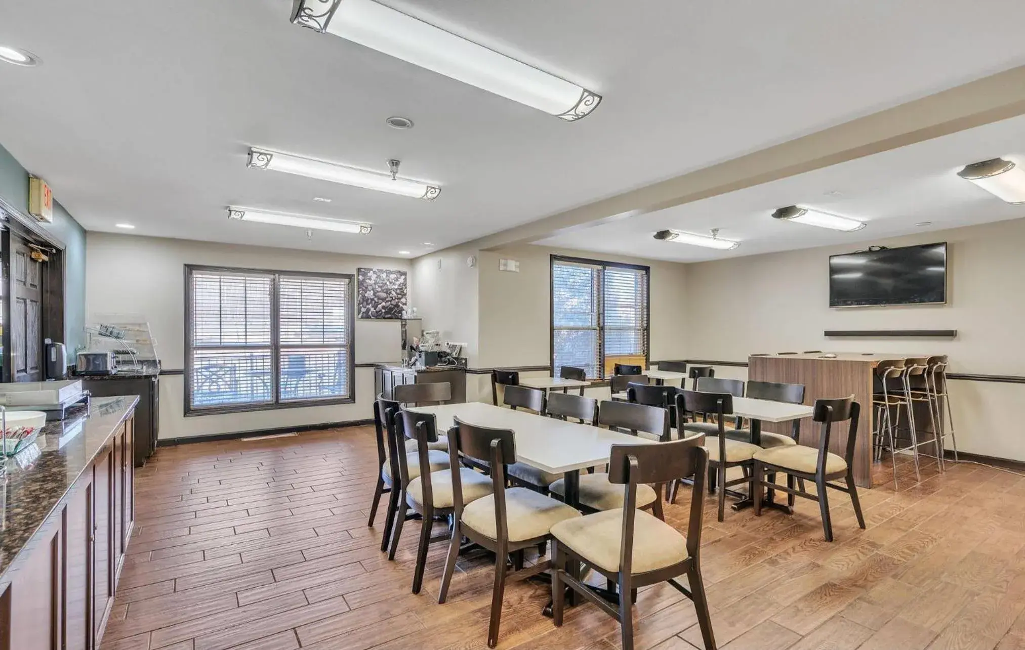 Breakfast in Sleep Inn & Suites near Spirit Mountain Breakfast in Sleep Inn & Suites near Spirit Mountain