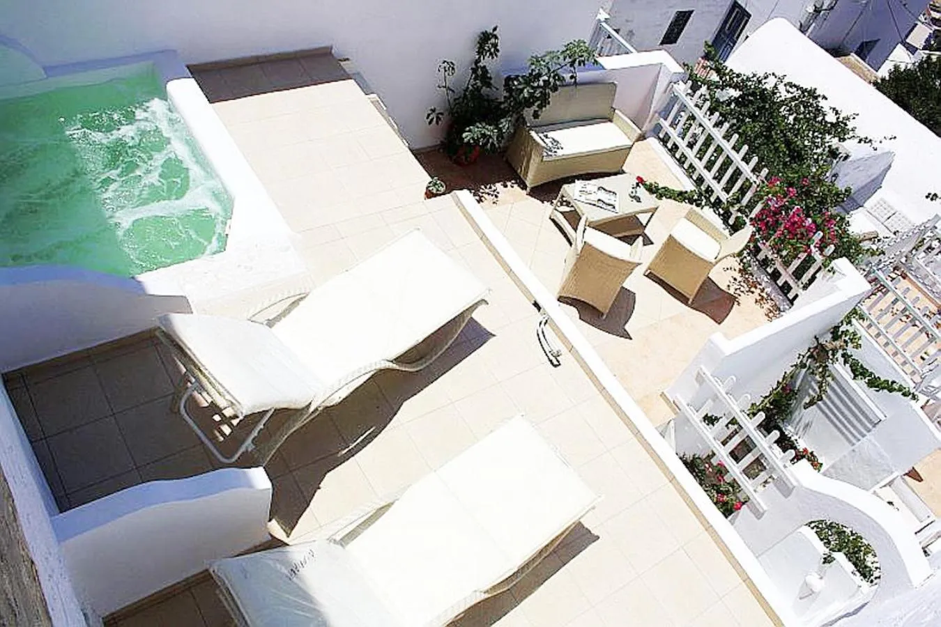 Hot Tub in Mariakis Studios