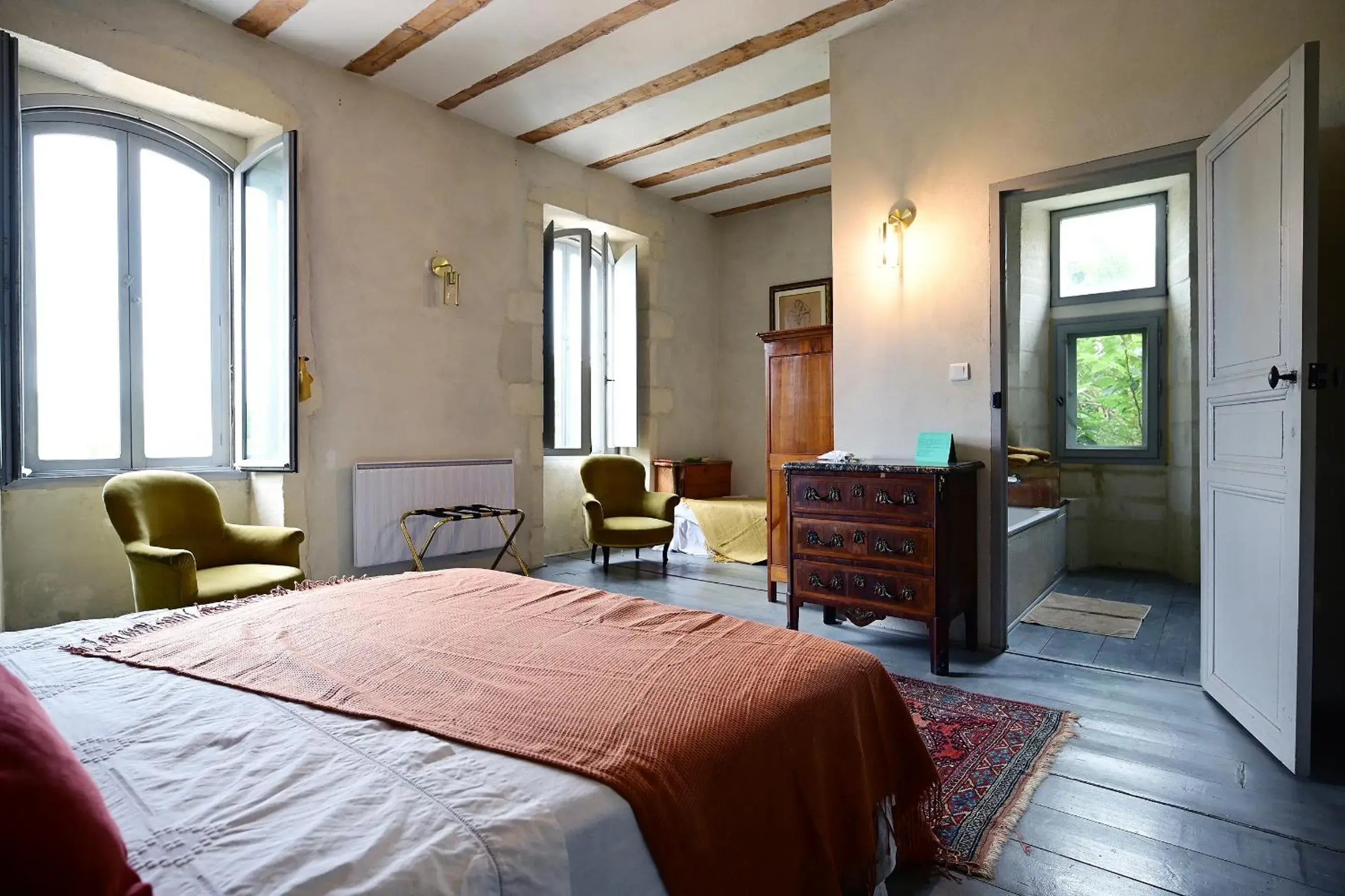 Deluxe Room (2 Adults + 1 Child) in Maison Tara verte au Mas Montredon Deluxe Room (2 Adults + 1 Child) in Maison Tara verte au Mas Montredon