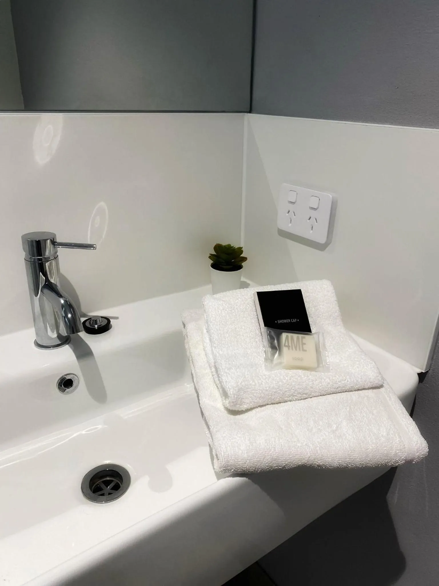 Bathroom in Bay House Motel