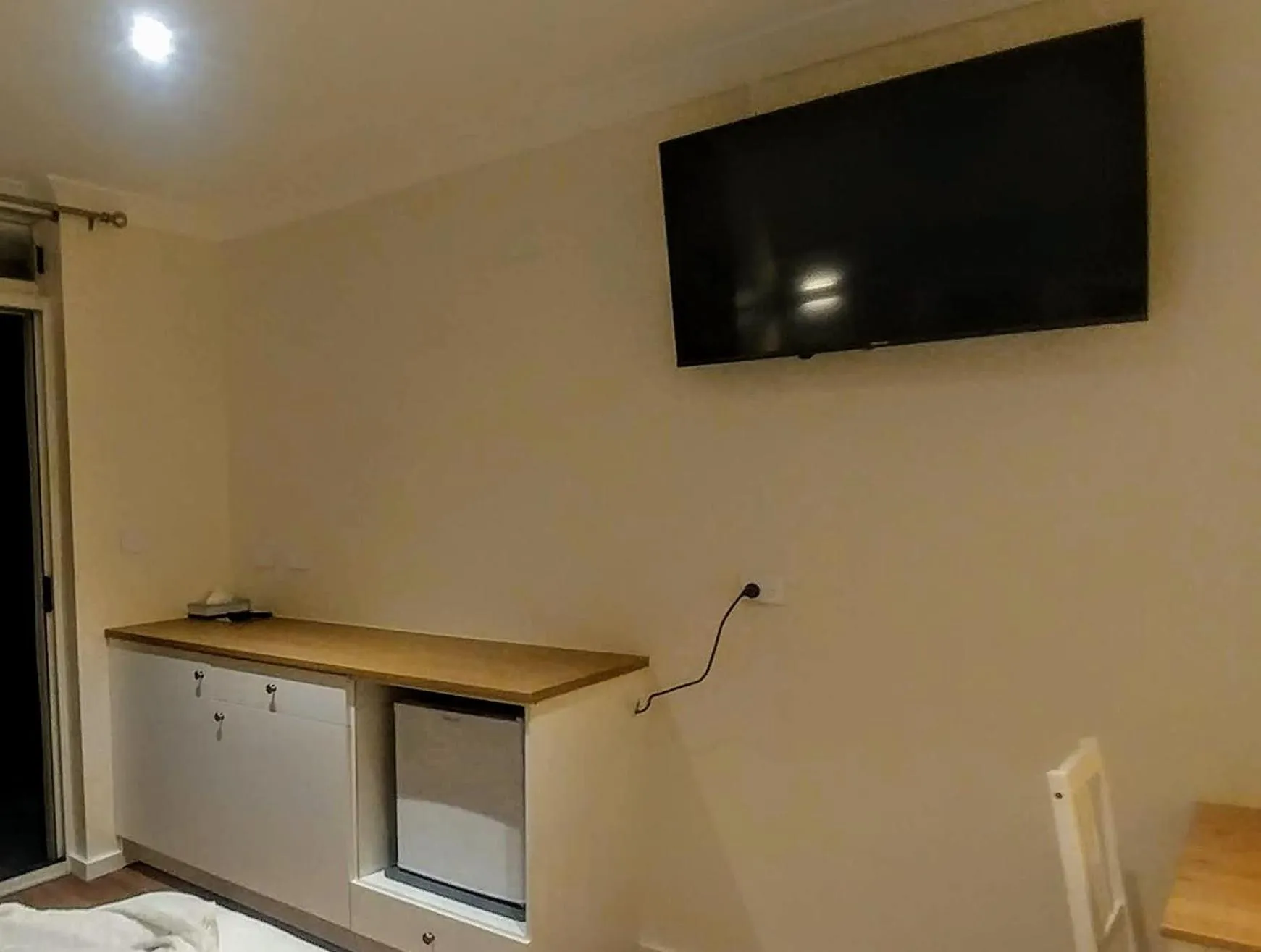 TV and multimedia in Bay House Motel