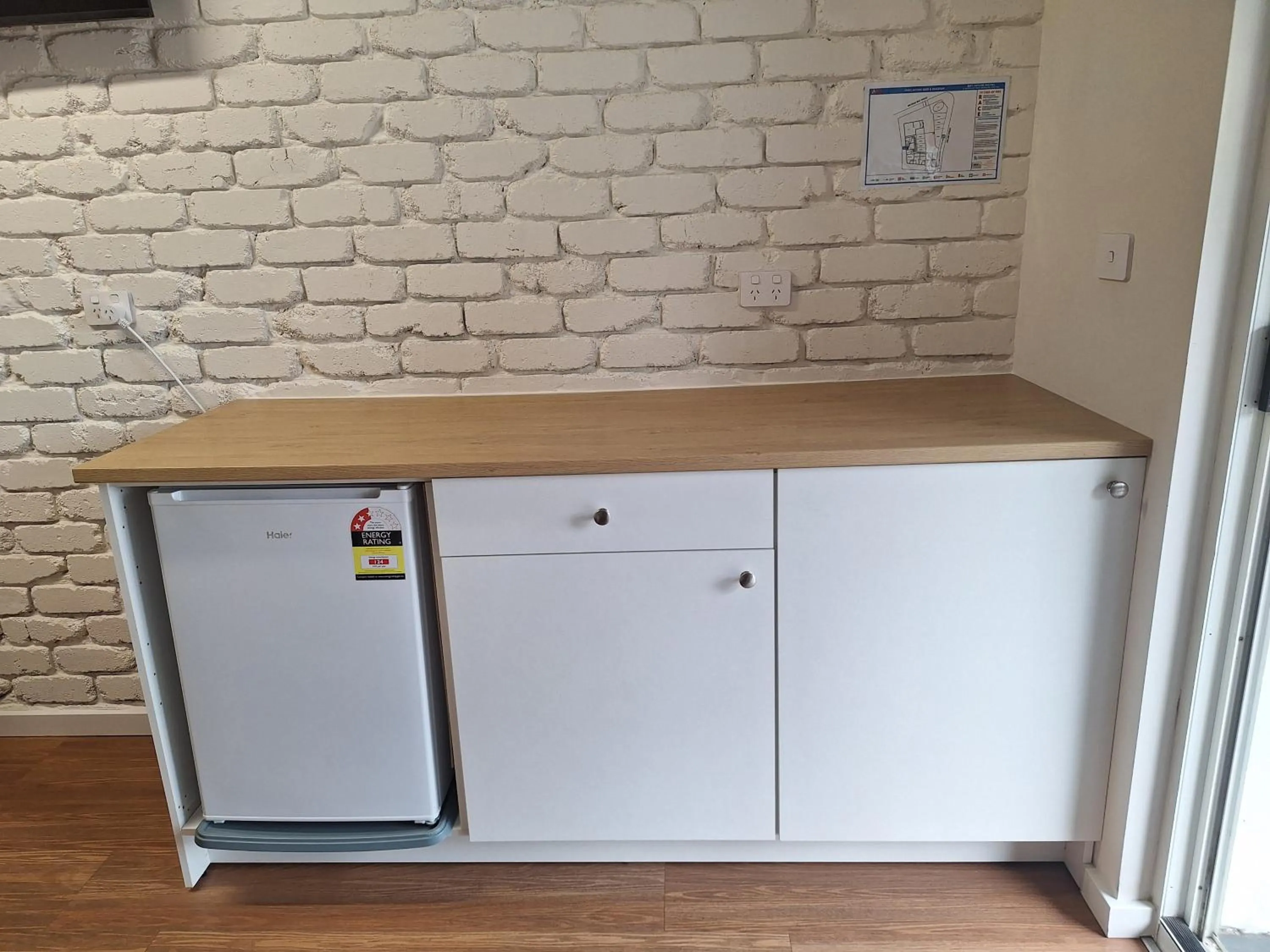 Bedroom in Bay House Motel