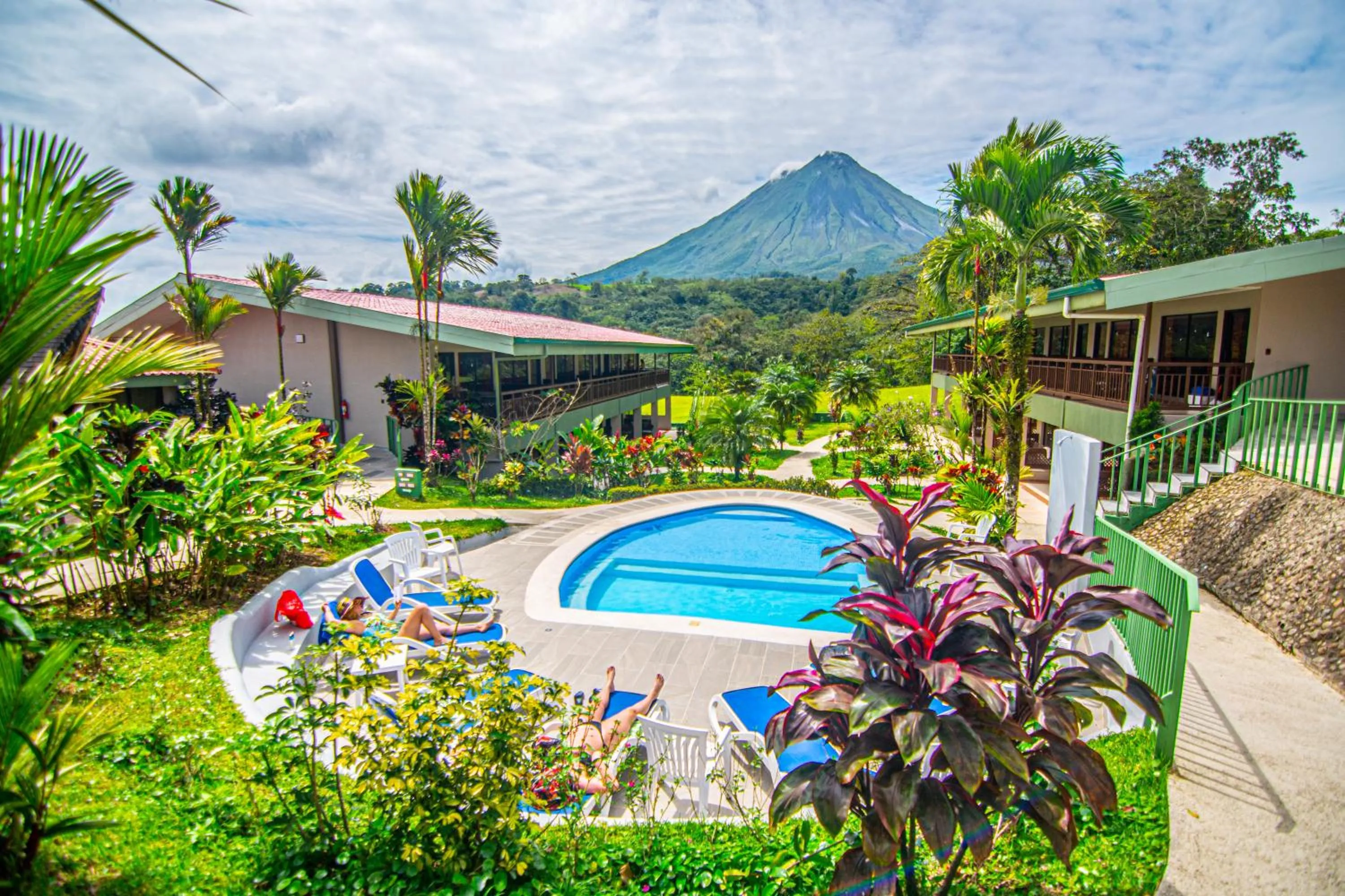 Pool view in Hotel Lavas Tacotal